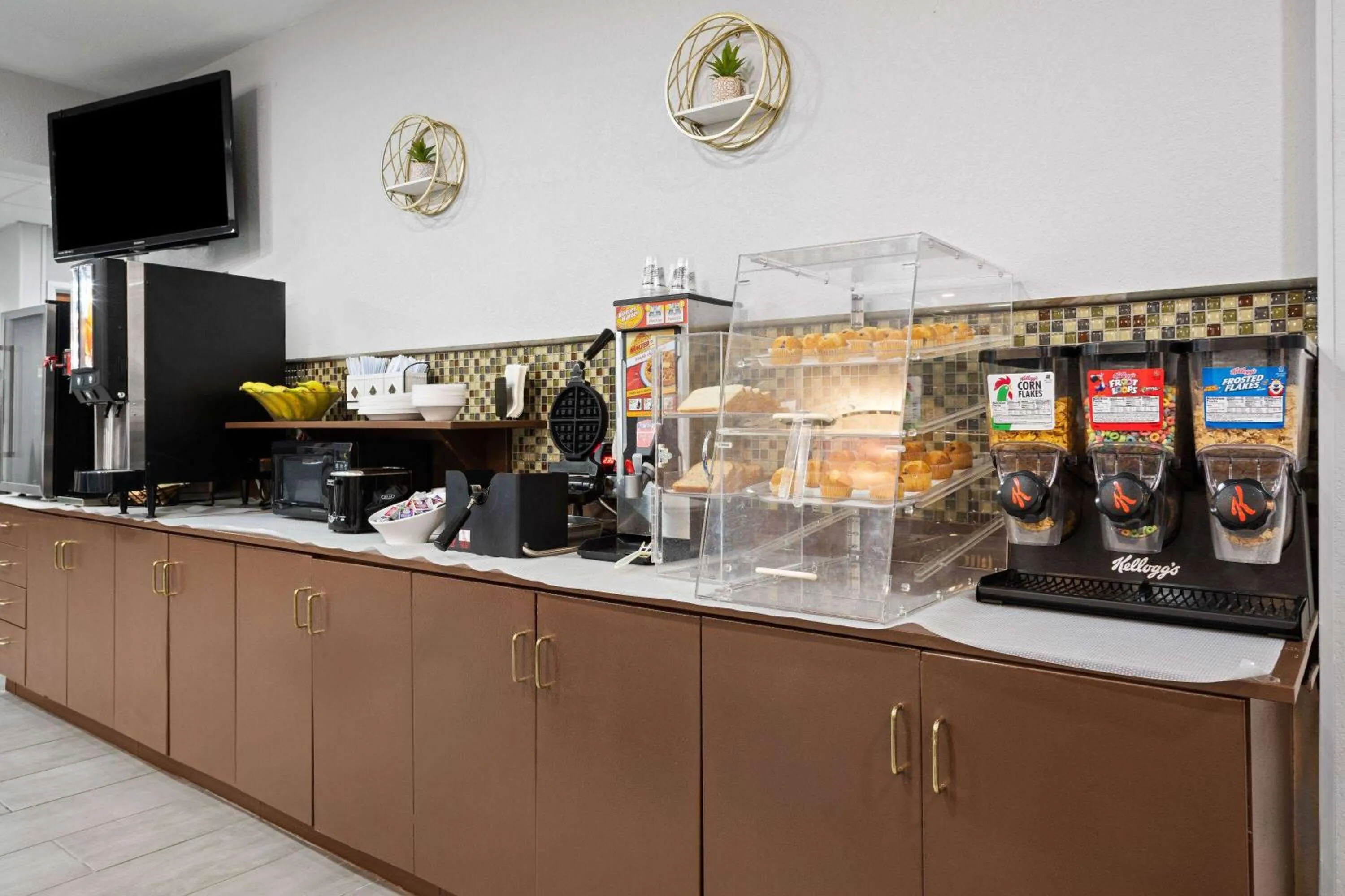 Breakfast in Microtel Inn & Suites by Wyndham of Houma