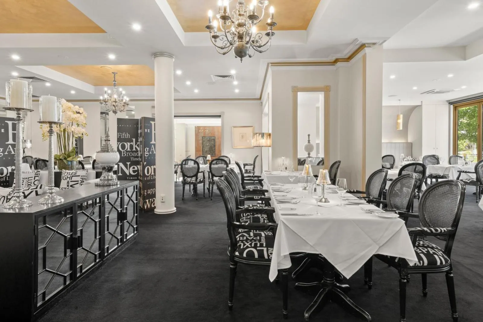 Restaurant/places to eat in The Carrington Hotel