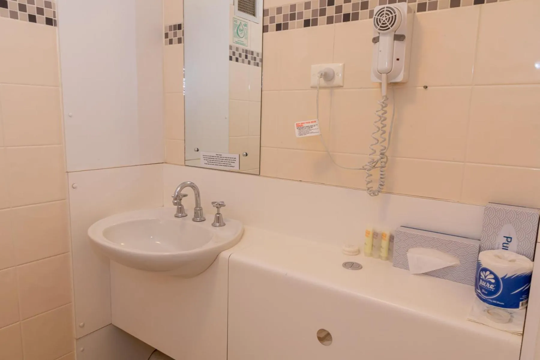 Bathroom in Atrium Hotel Mandurah