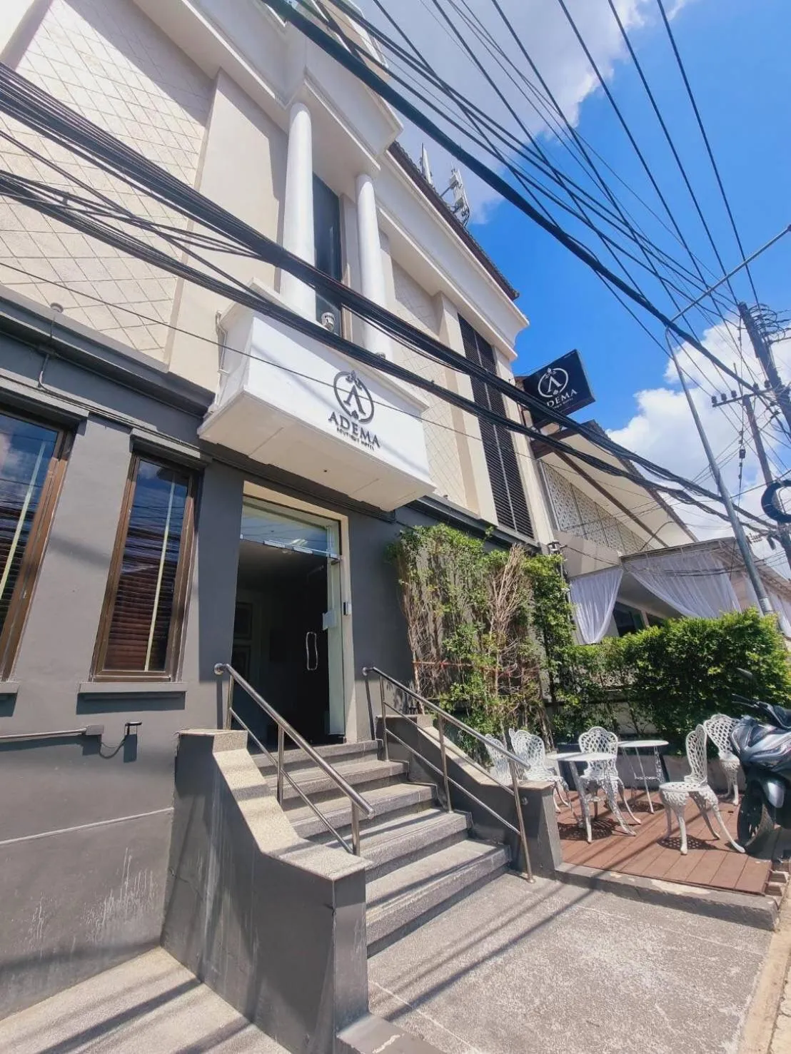 Property building in Adema Boutique Karon