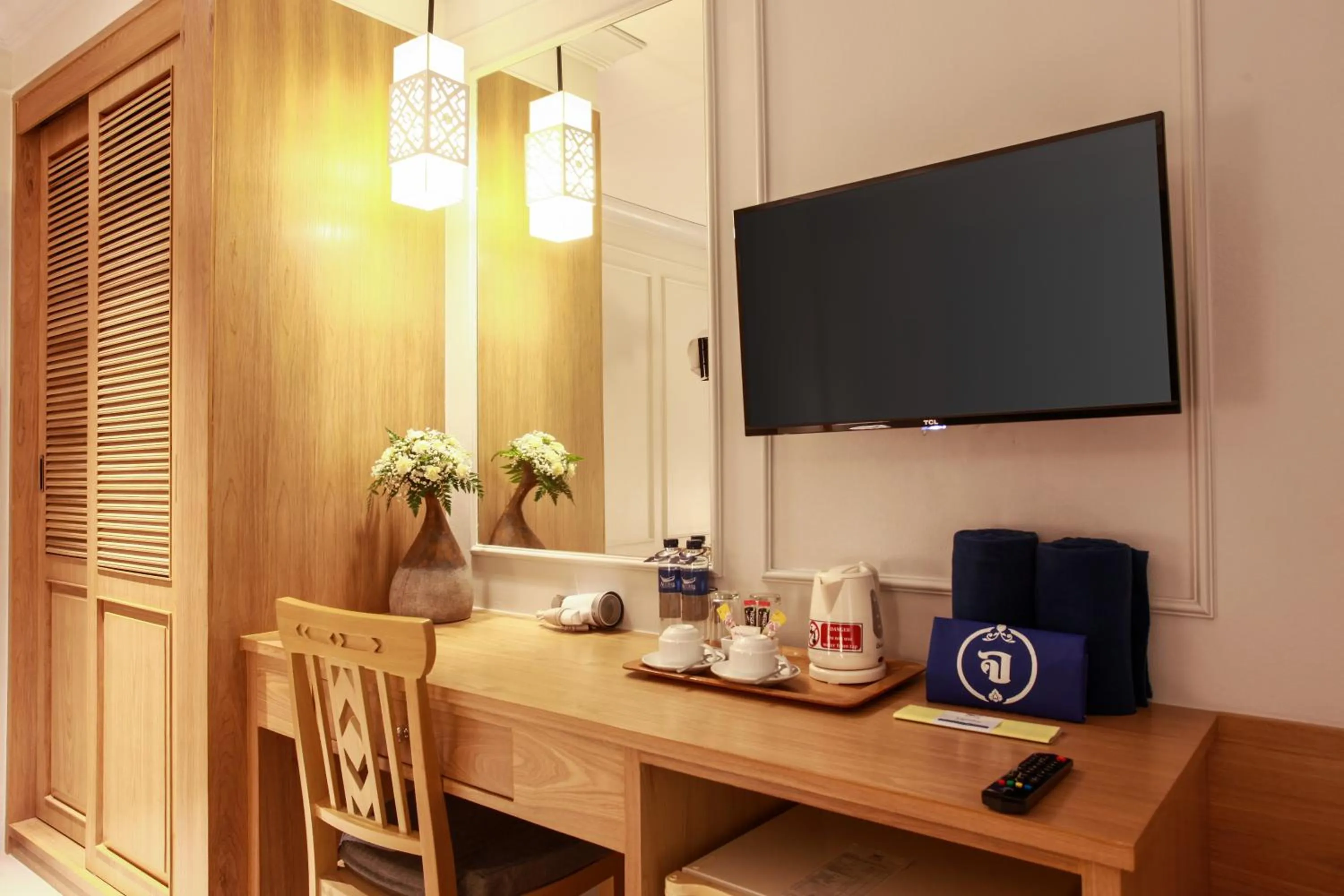 TV and multimedia in Adema Boutique Karon