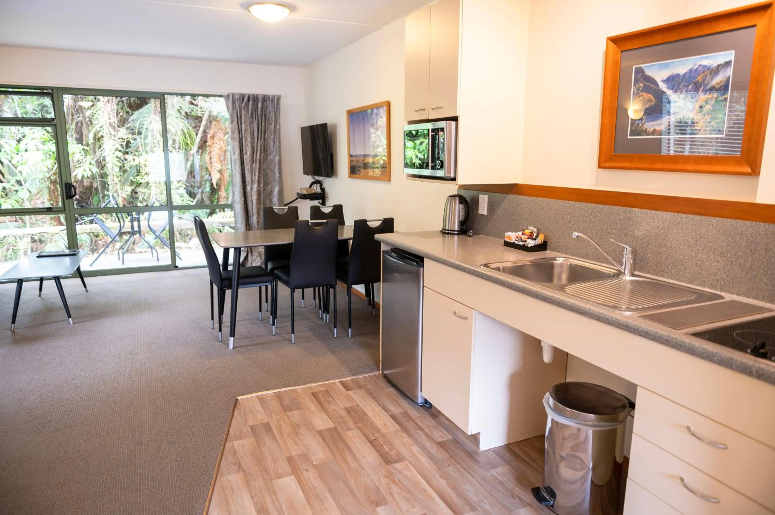 Kitchen or kitchenette in Punga Grove