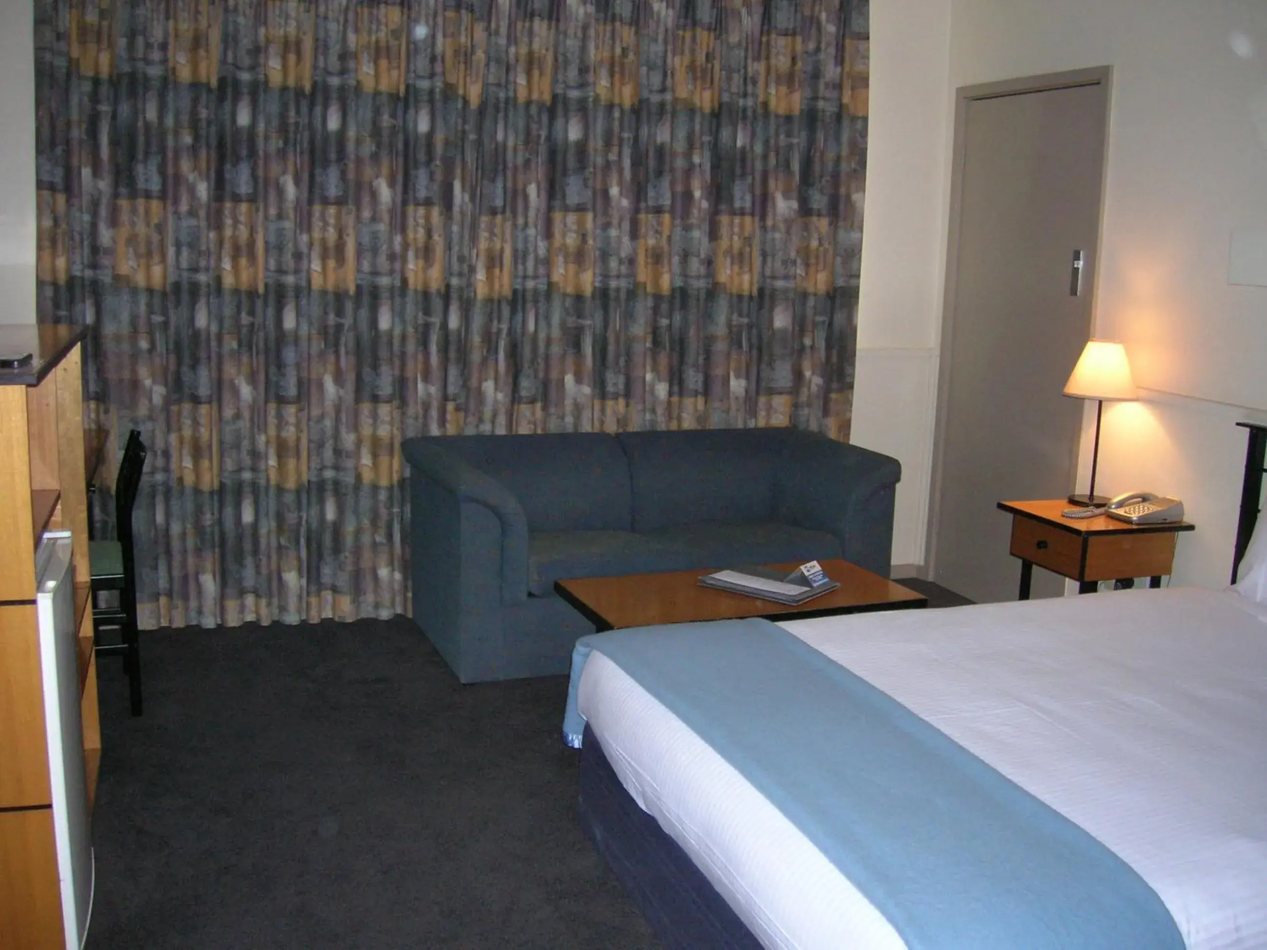 Triple Room - single occupancy in Overlander Hotel Motel Triple Room - single occupancy in Overlander Hotel Motel