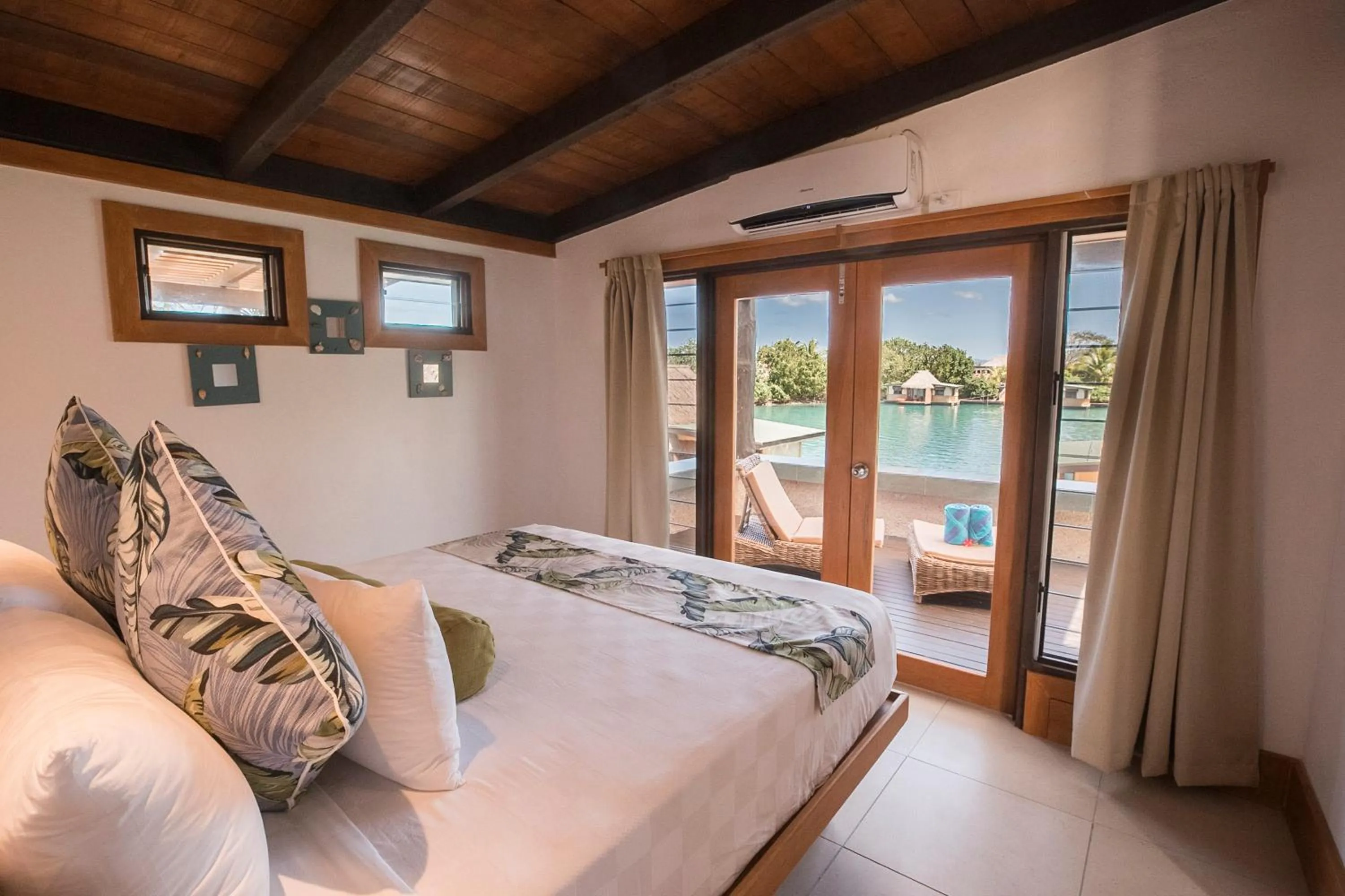 Bed in Koro Sun Resort & Rainforest Spa