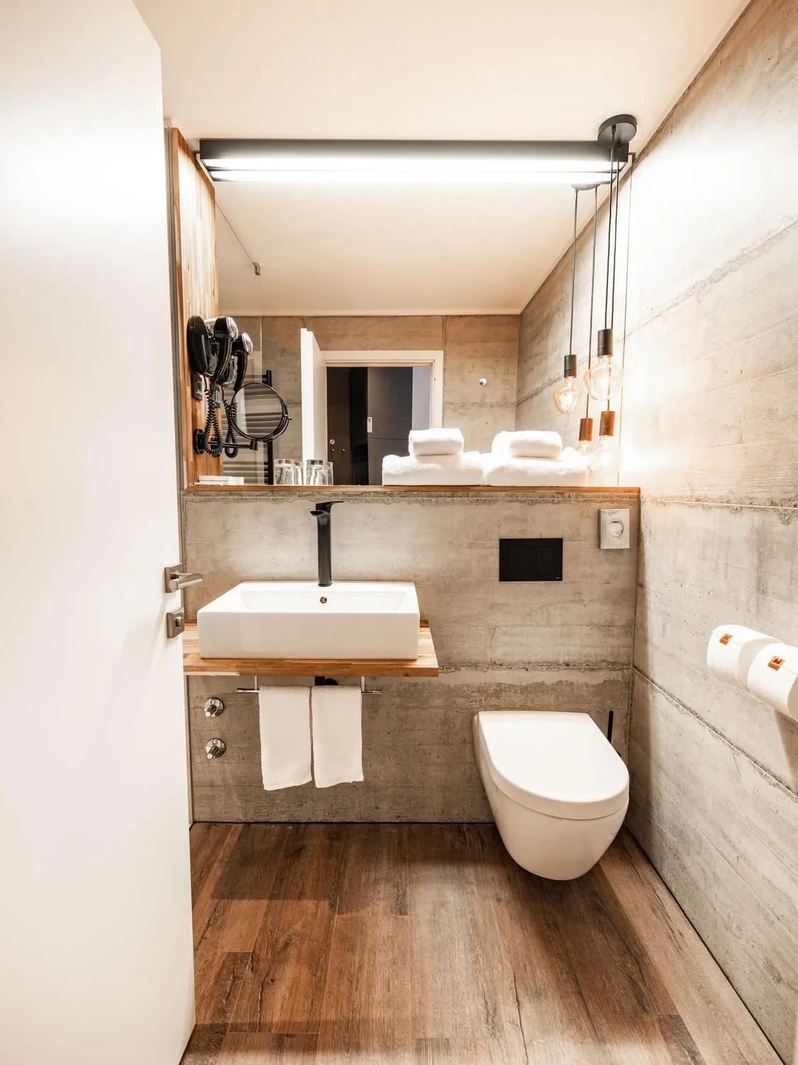 Toilet in Hotel City Maribor