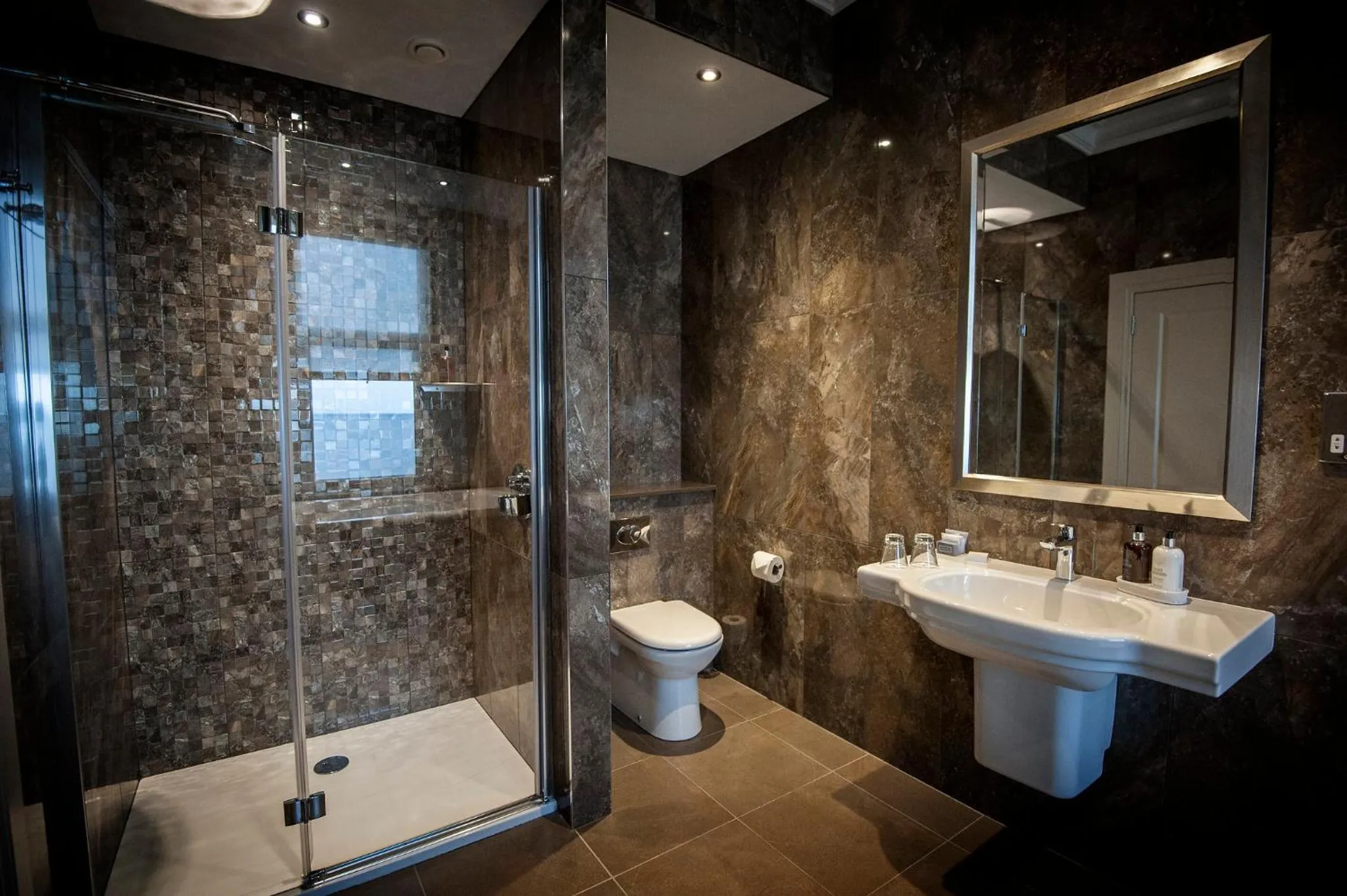 Shower in Seamill Hydro Hotel