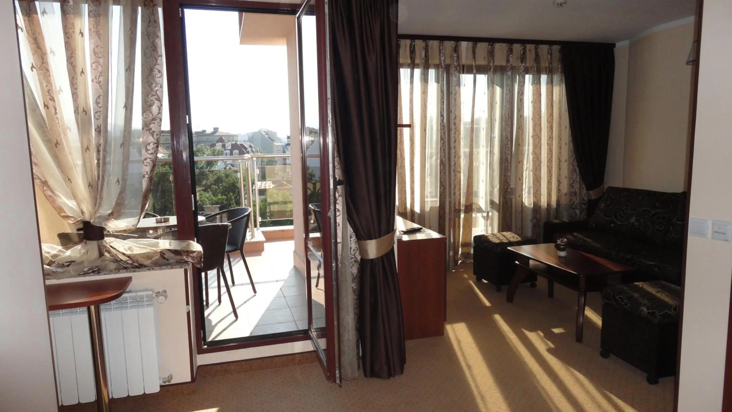 Balcony/Terrace in Favorit Hotel