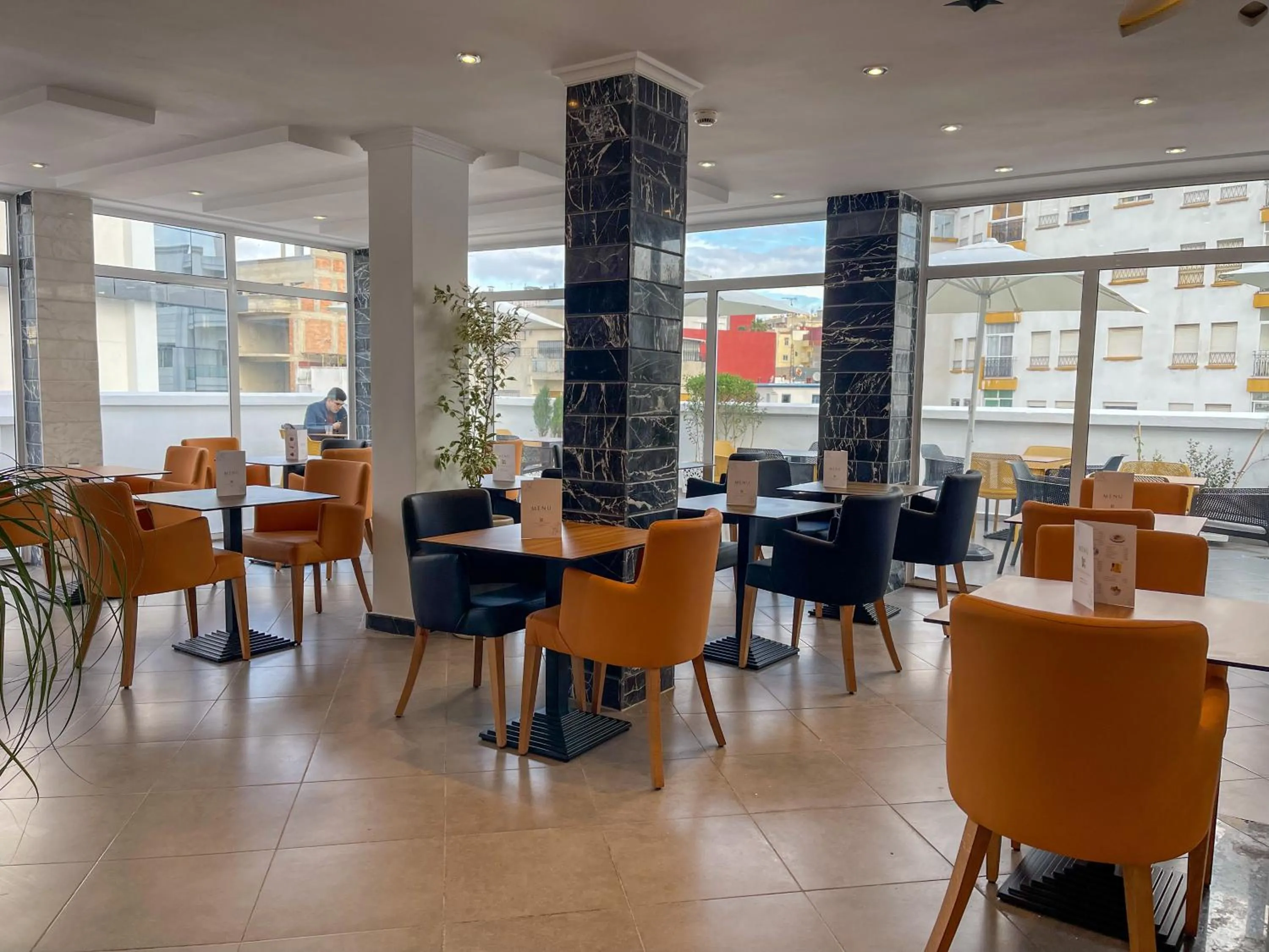 Restaurant/places to eat in Hotel Etoile Du Nord