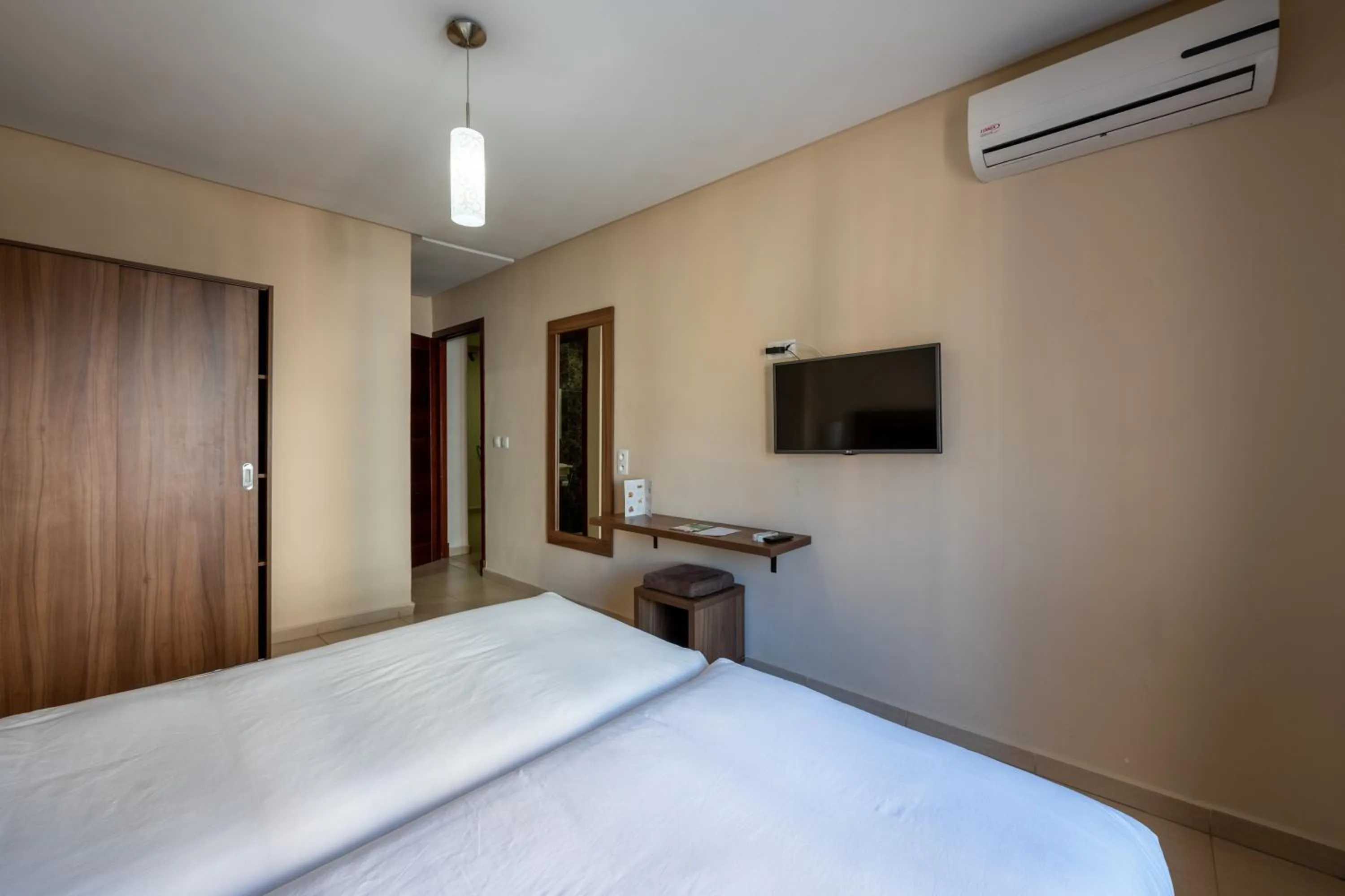 Bedroom, Bed in Hotel Etoile Du Nord