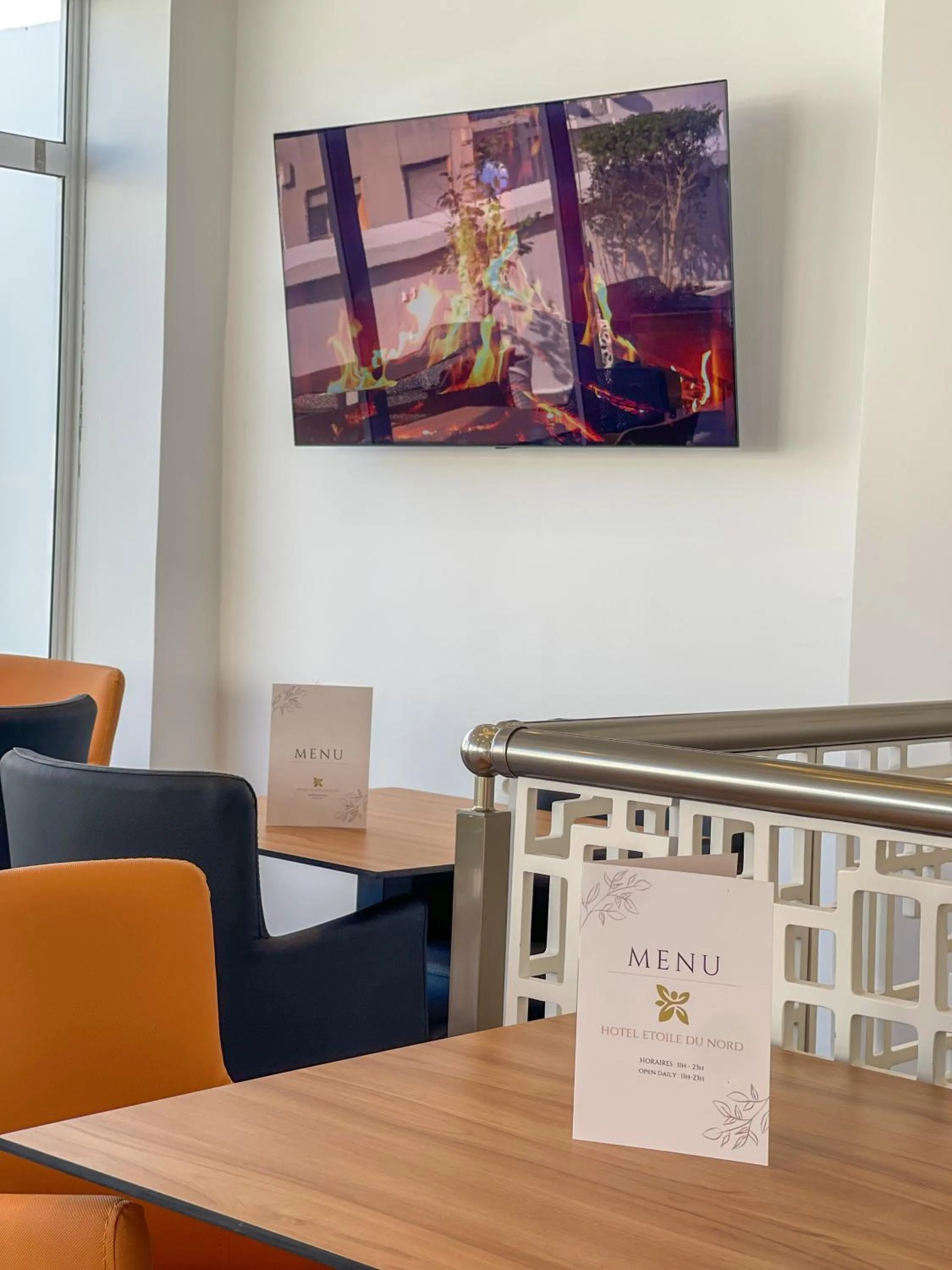 Restaurant/places to eat in Hotel Etoile Du Nord