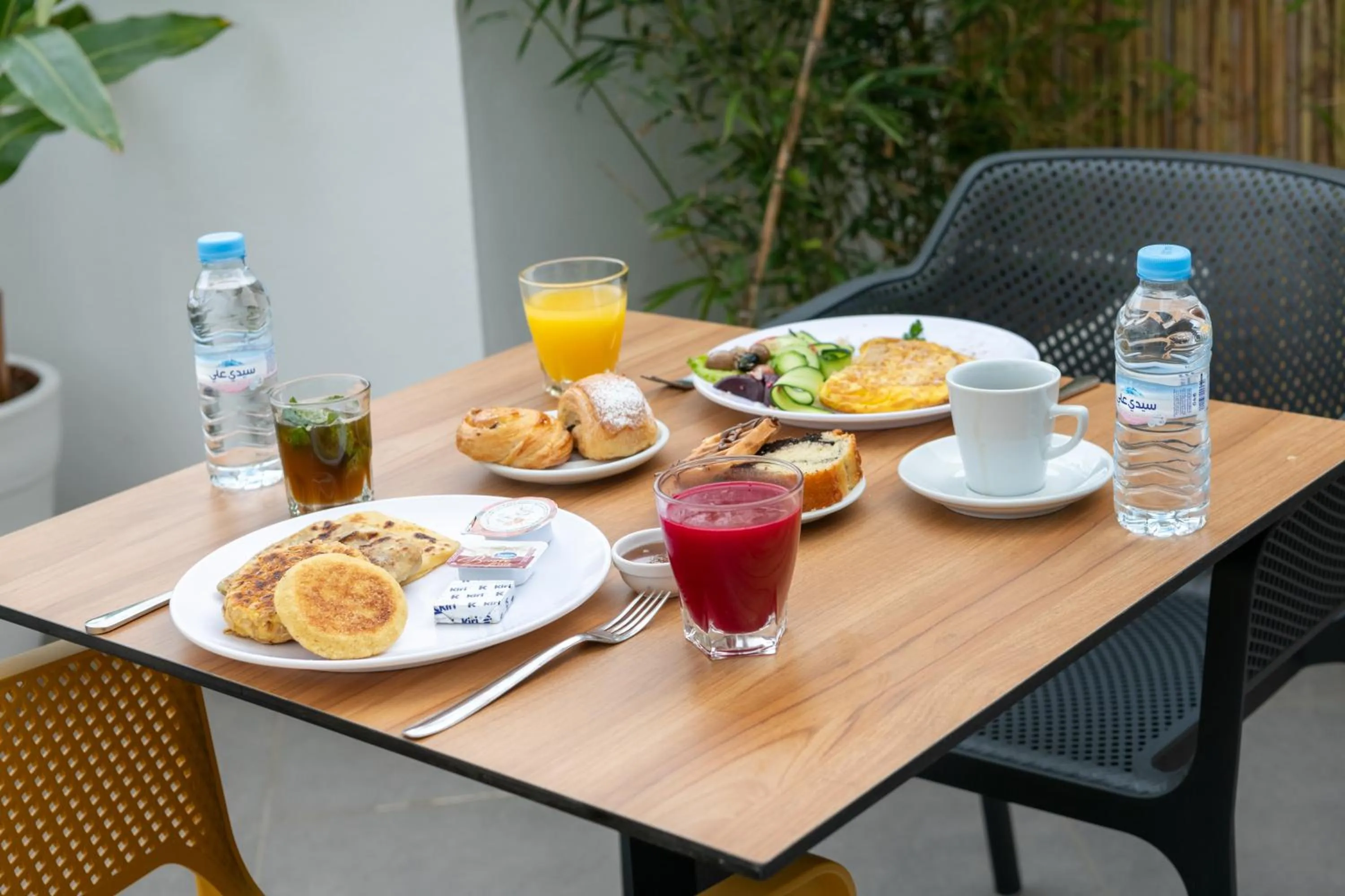 Restaurant/places to eat in Hotel Etoile Du Nord