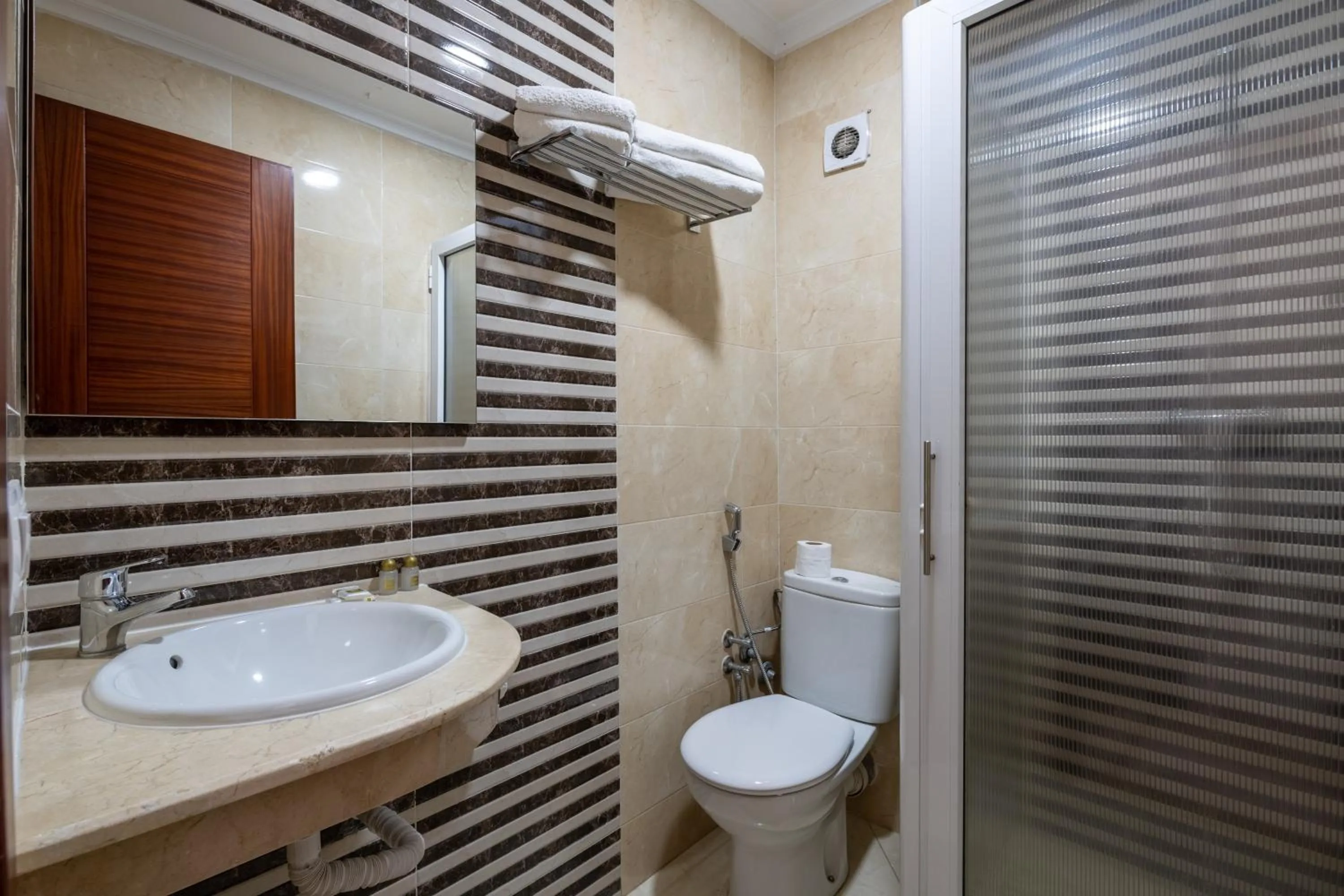 Bathroom in Hotel Etoile Du Nord