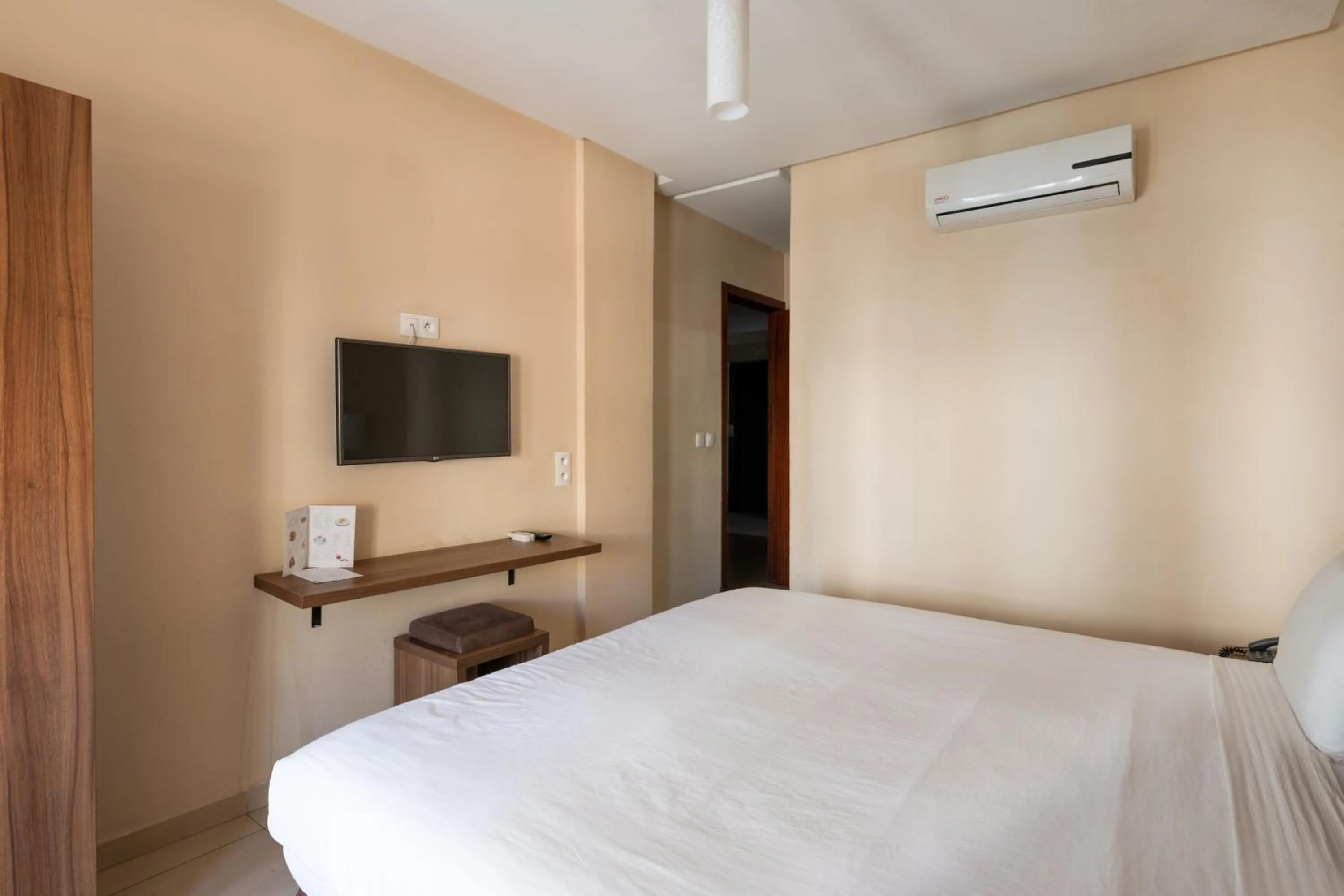 Bed in Hotel Etoile Du Nord