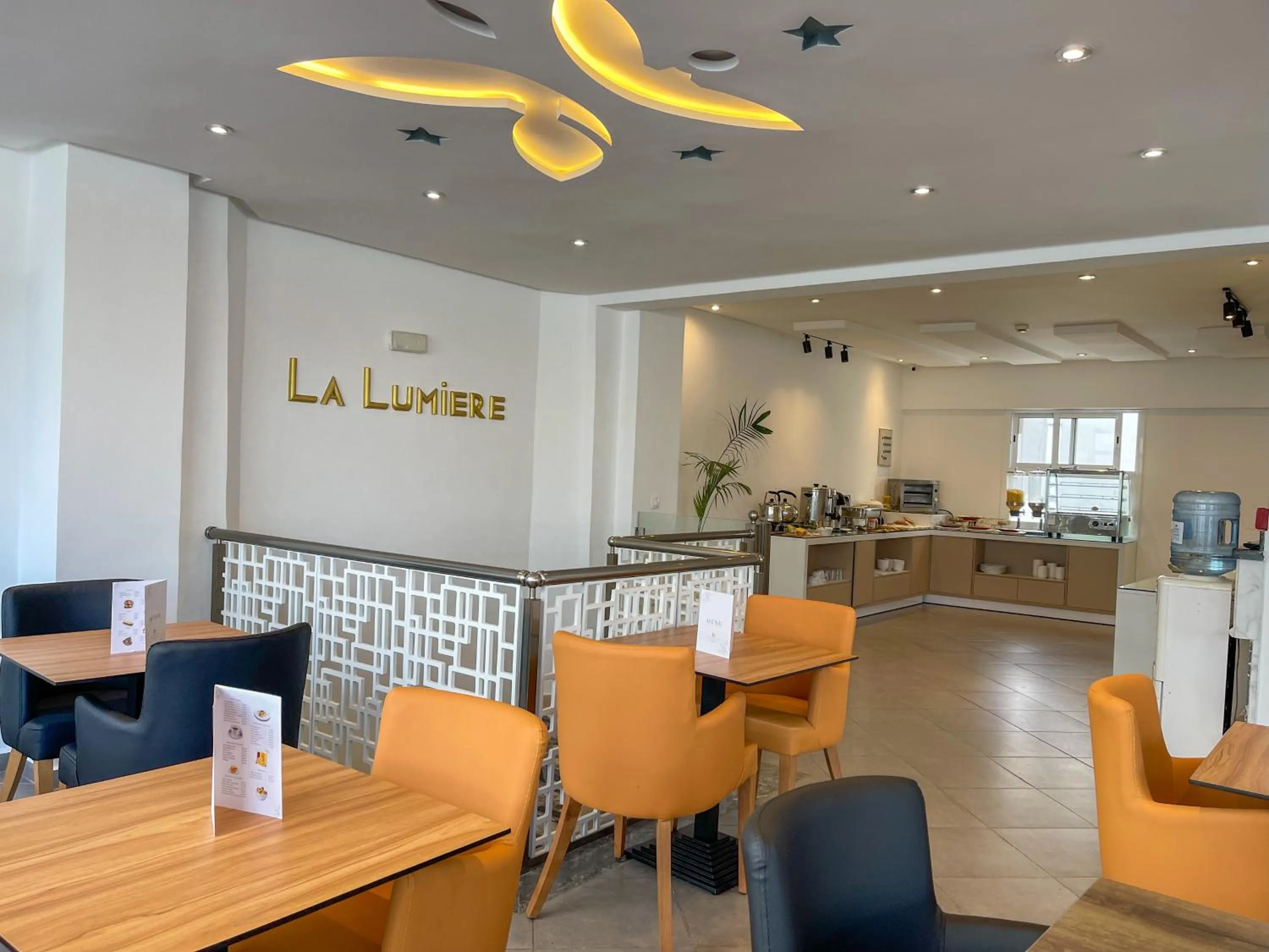 Restaurant/places to eat in Hotel Etoile Du Nord