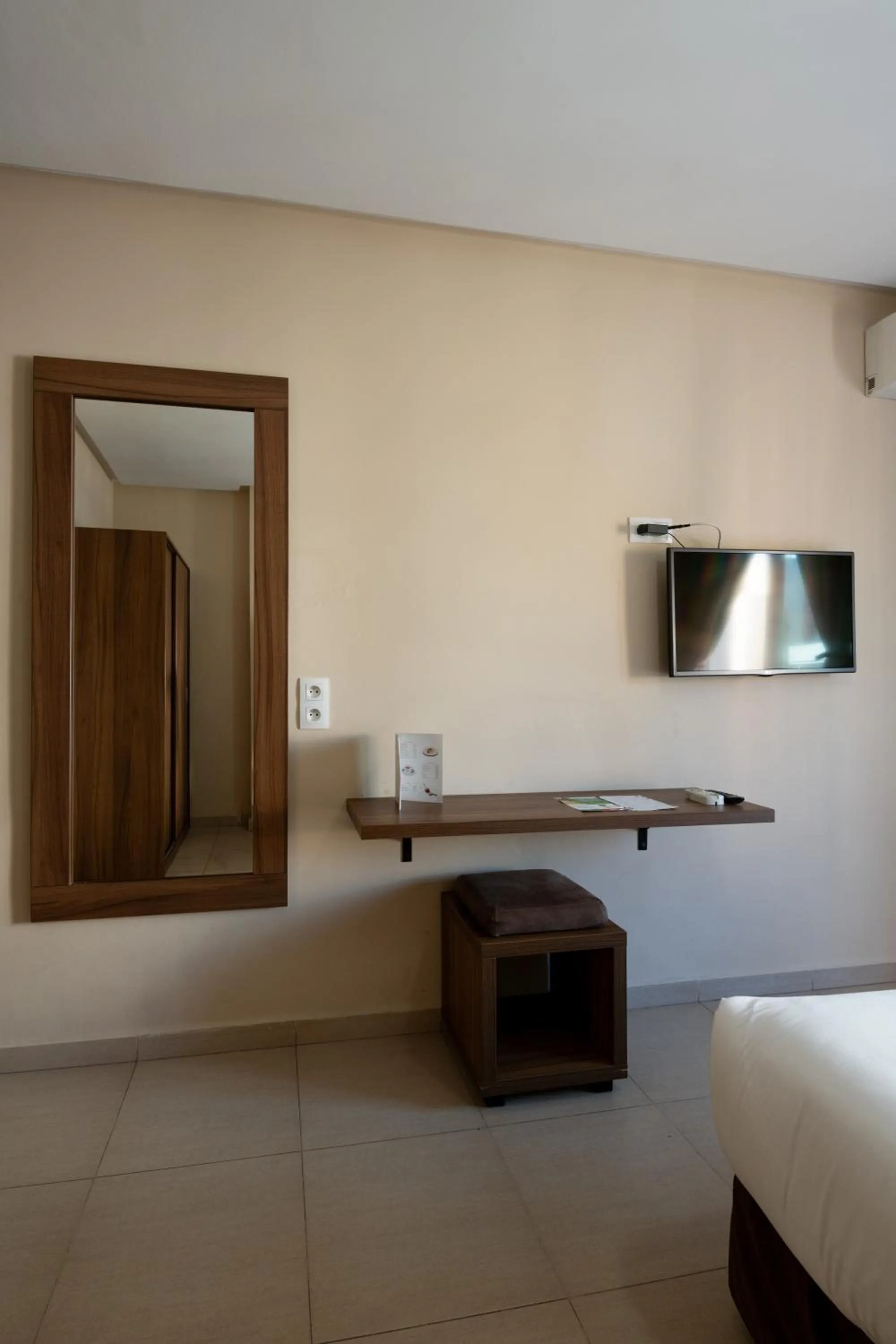 Bedroom in Hotel Etoile Du Nord