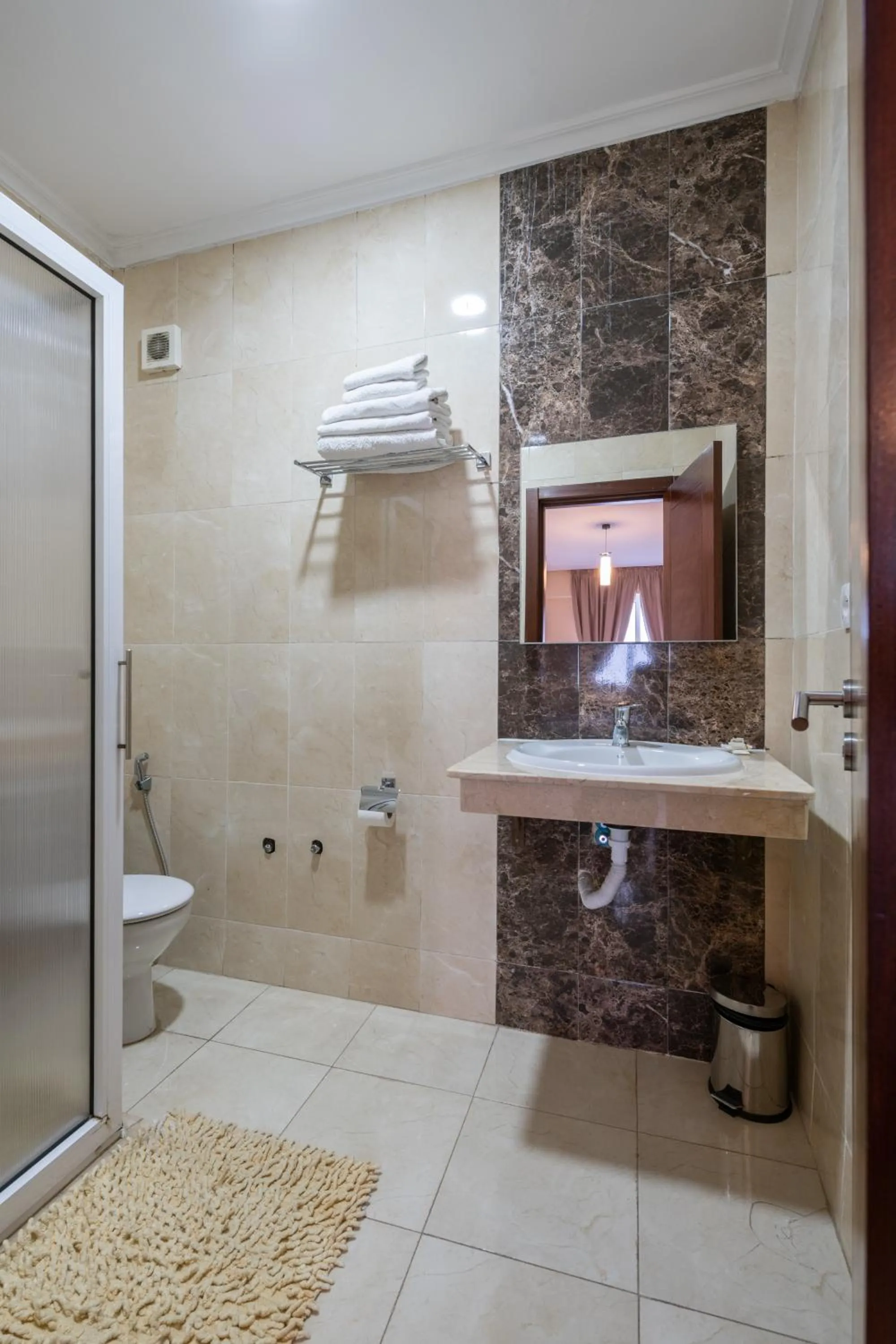 Bathroom in Hotel Etoile Du Nord