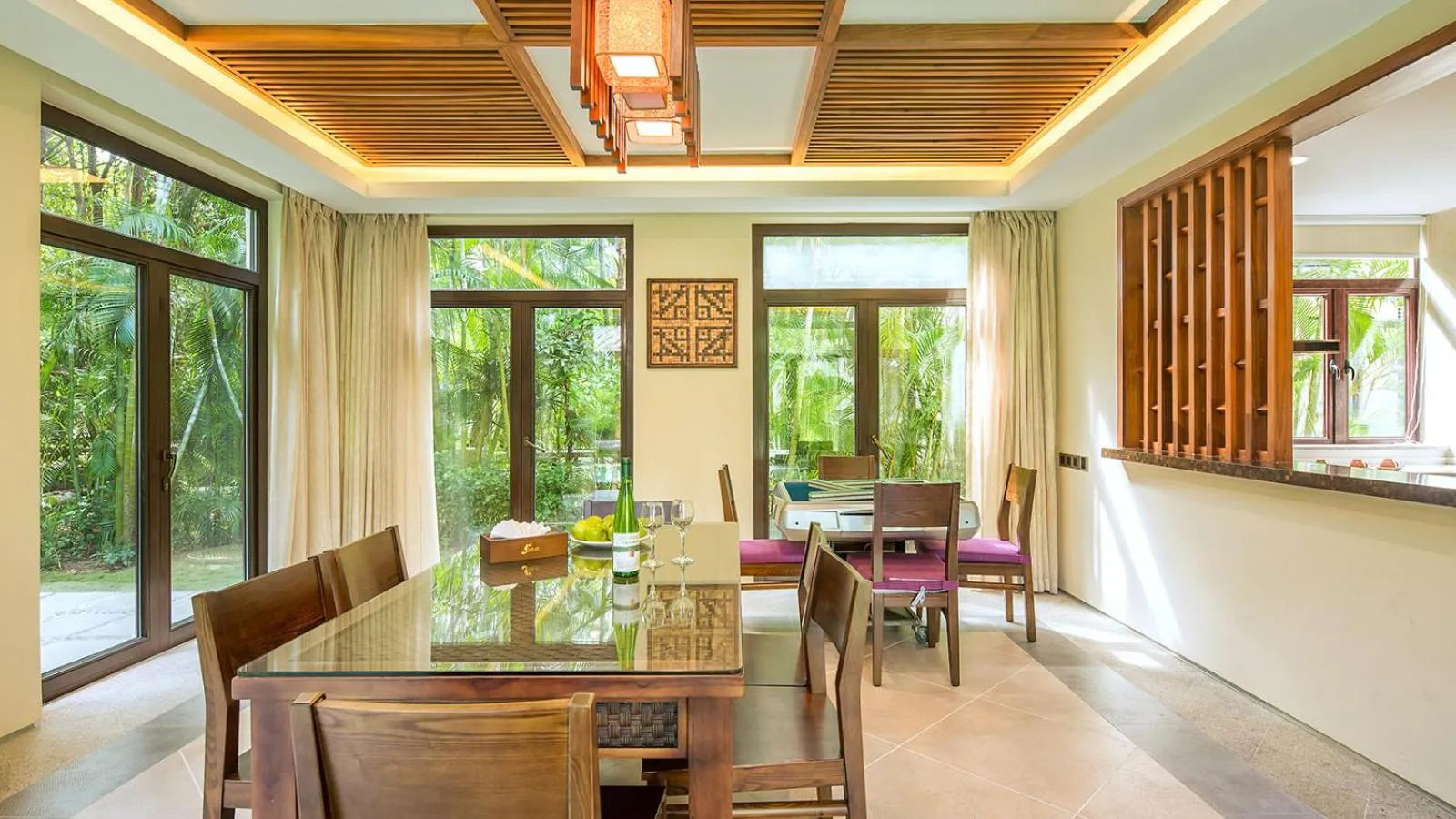 Dining area in Sanya Yalong Bay Villas & Spa