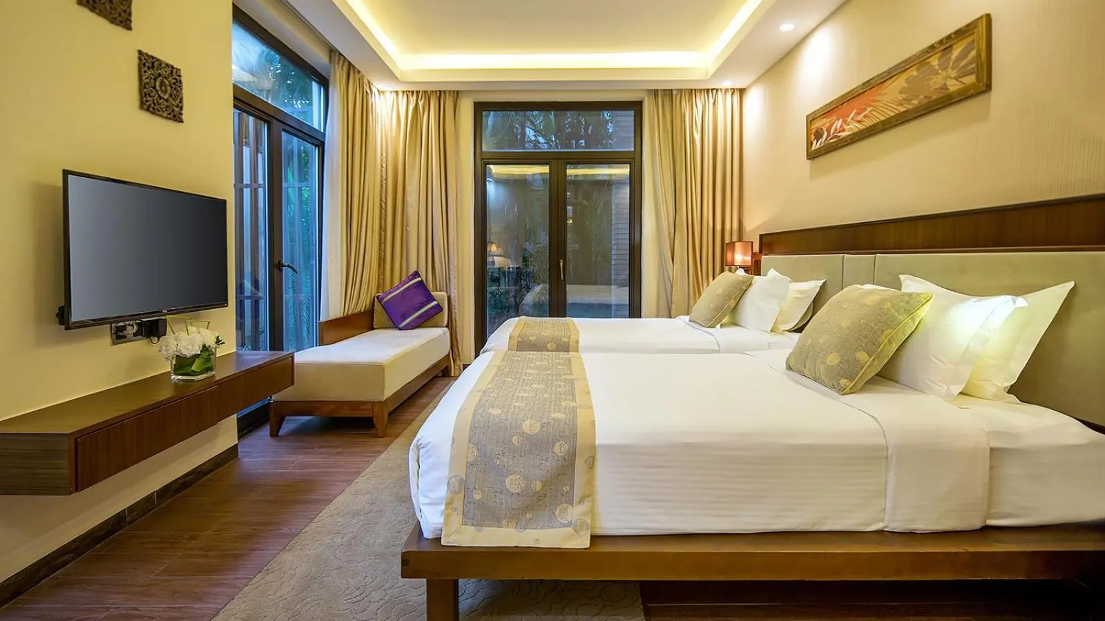 Bed in Sanya Yalong Bay Villas & Spa