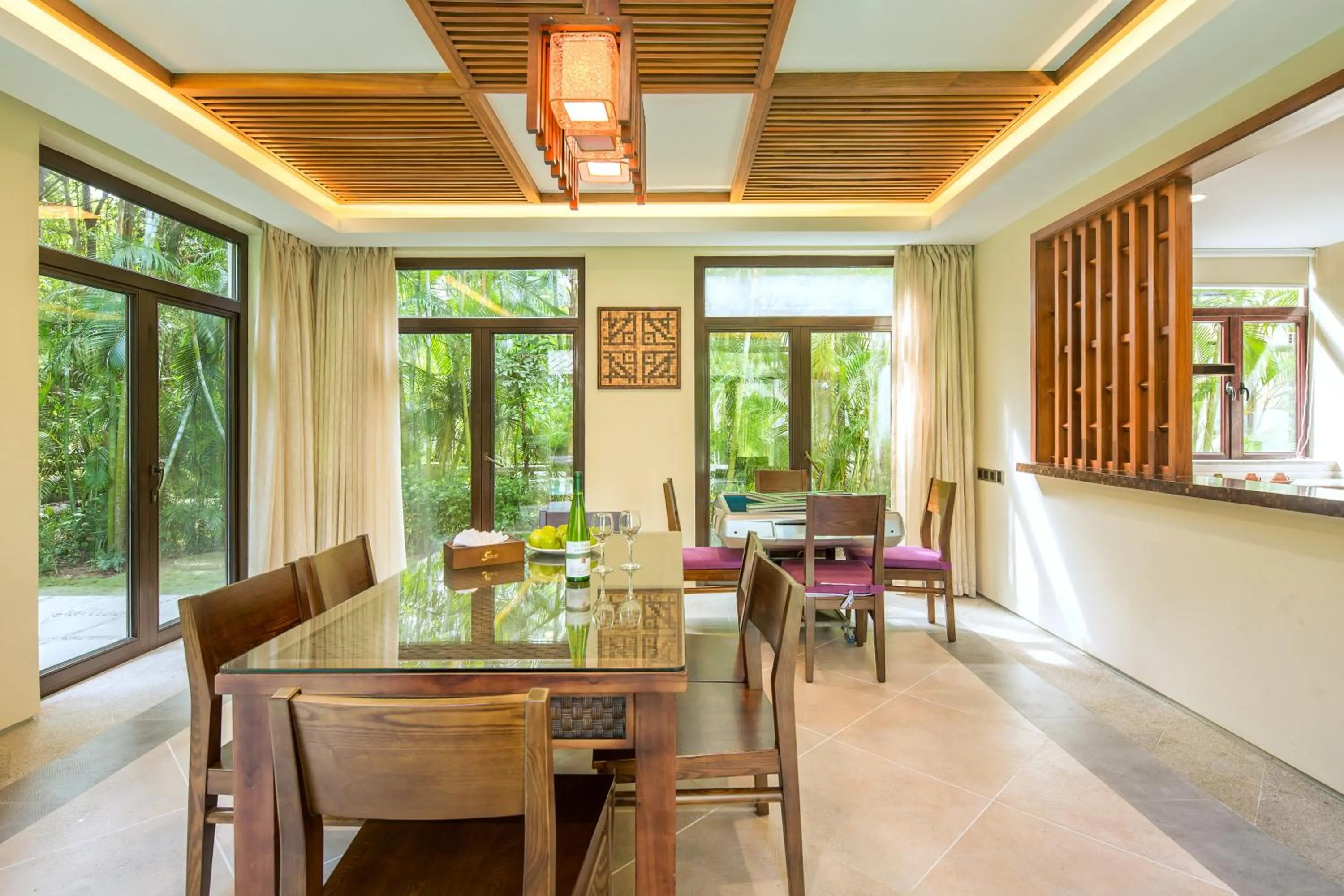 Restaurant/places to eat in Sanya Yalong Bay Villas & Spa