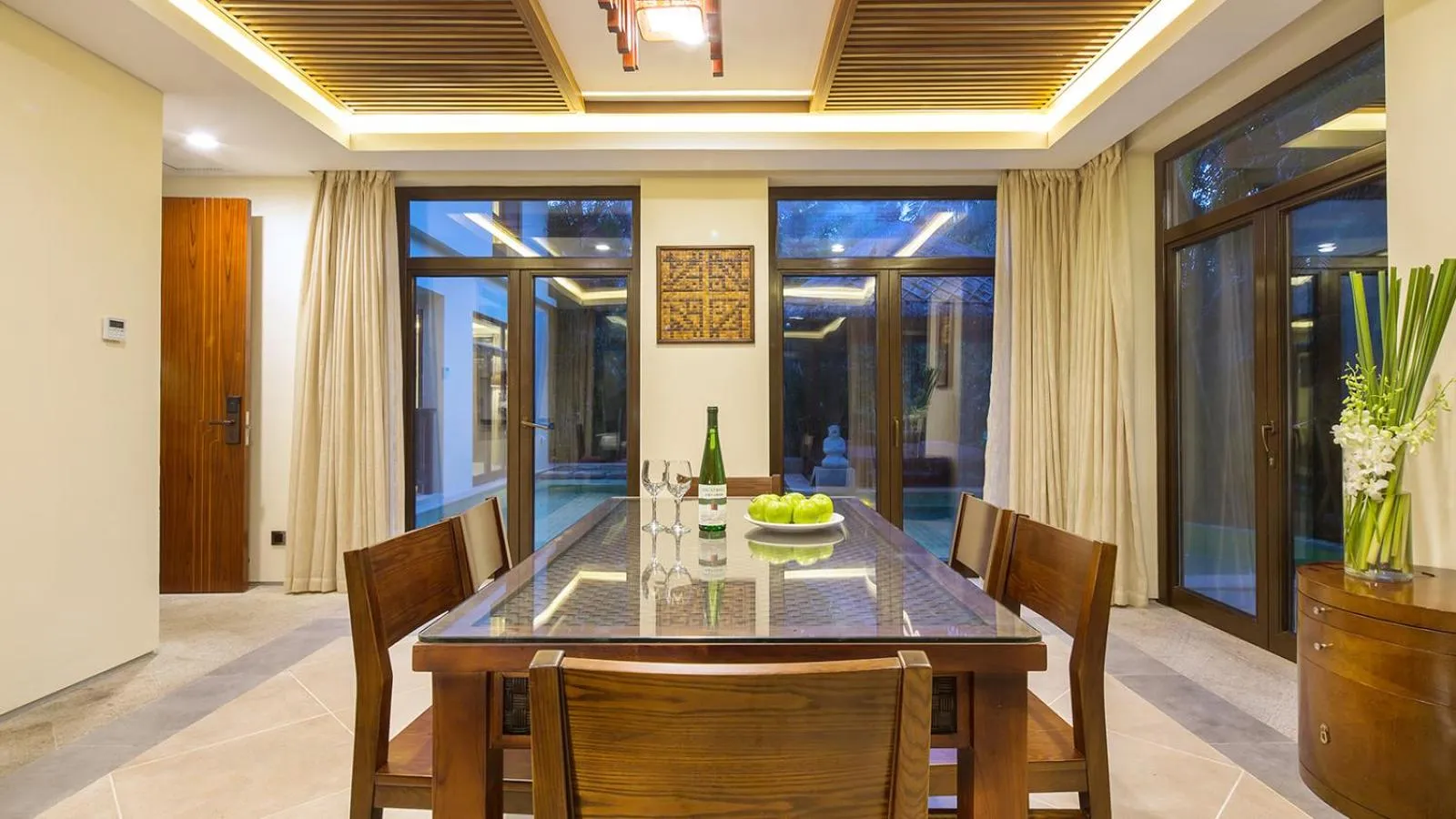 Dining area in Sanya Yalong Bay Villas & Spa