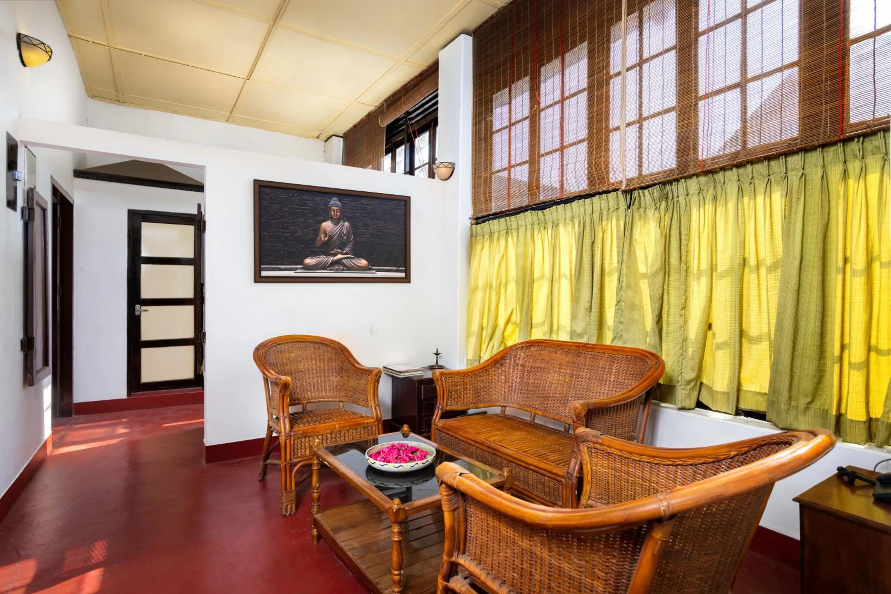 Communal lounge/ TV room in Koder House Heritage Hotel & Spa