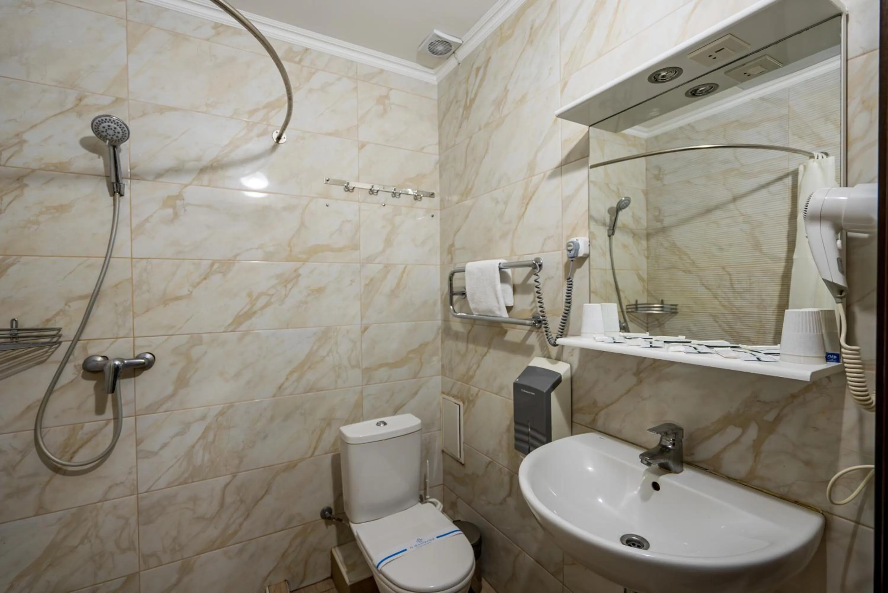 Shower in Congress Hotel Verhovina
