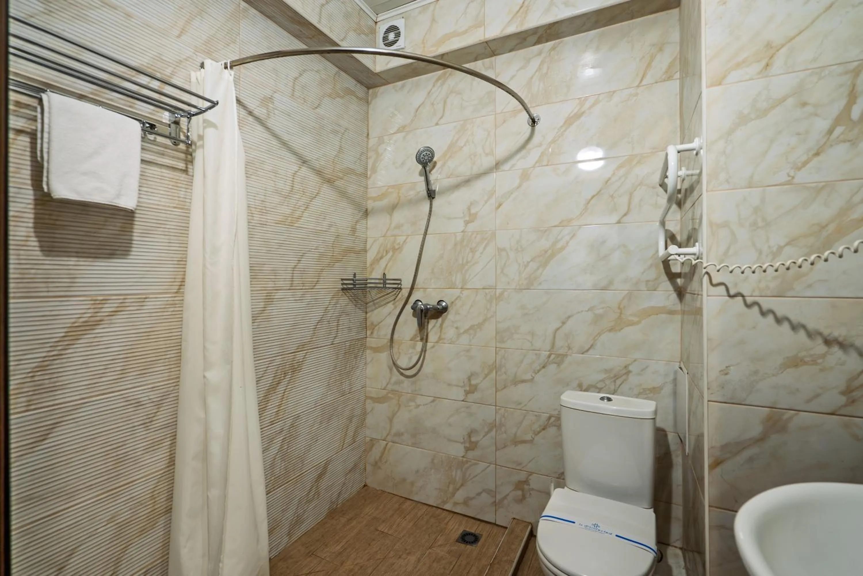 Shower in Congress Hotel Verhovina