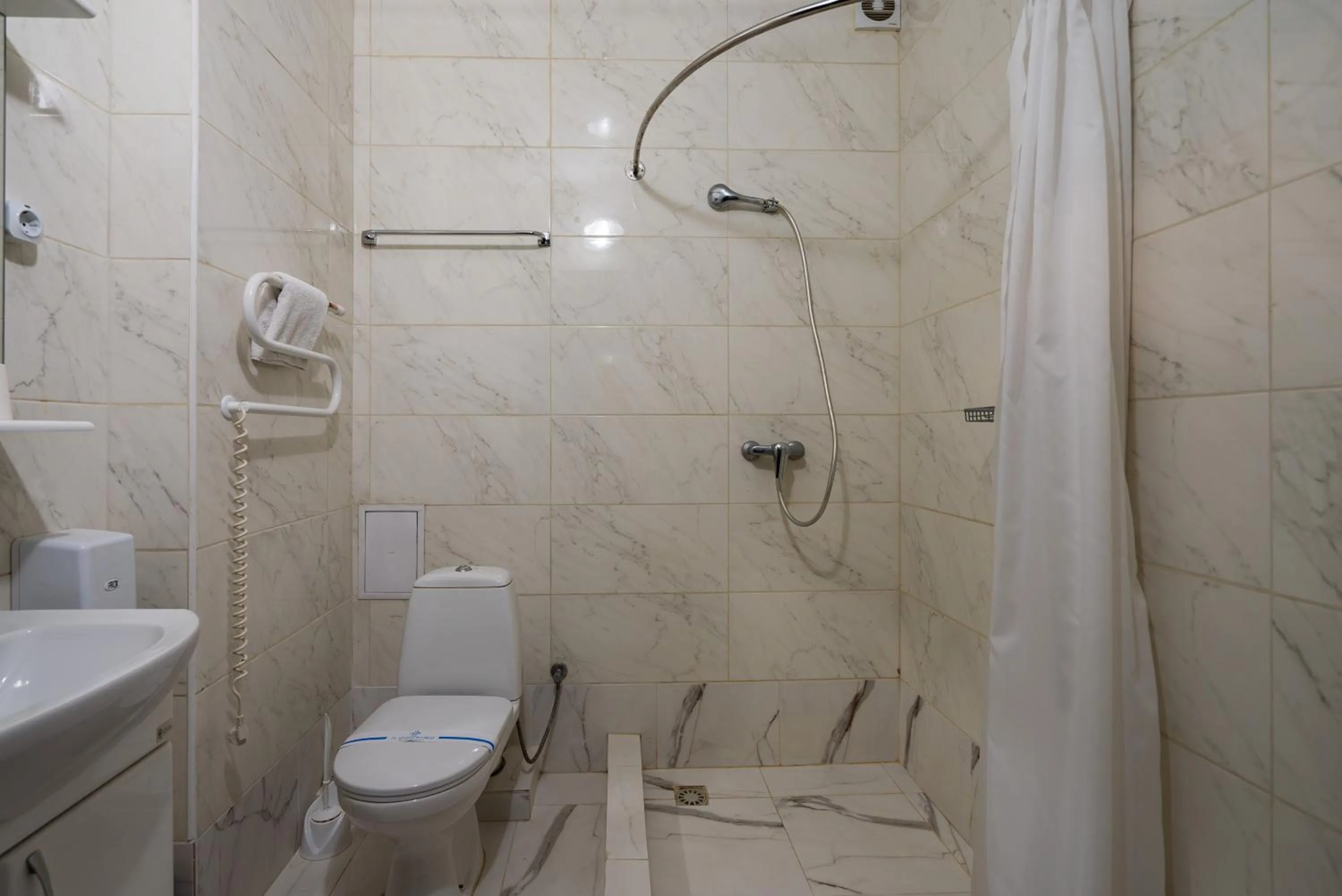 Shower in Congress Hotel Verhovina