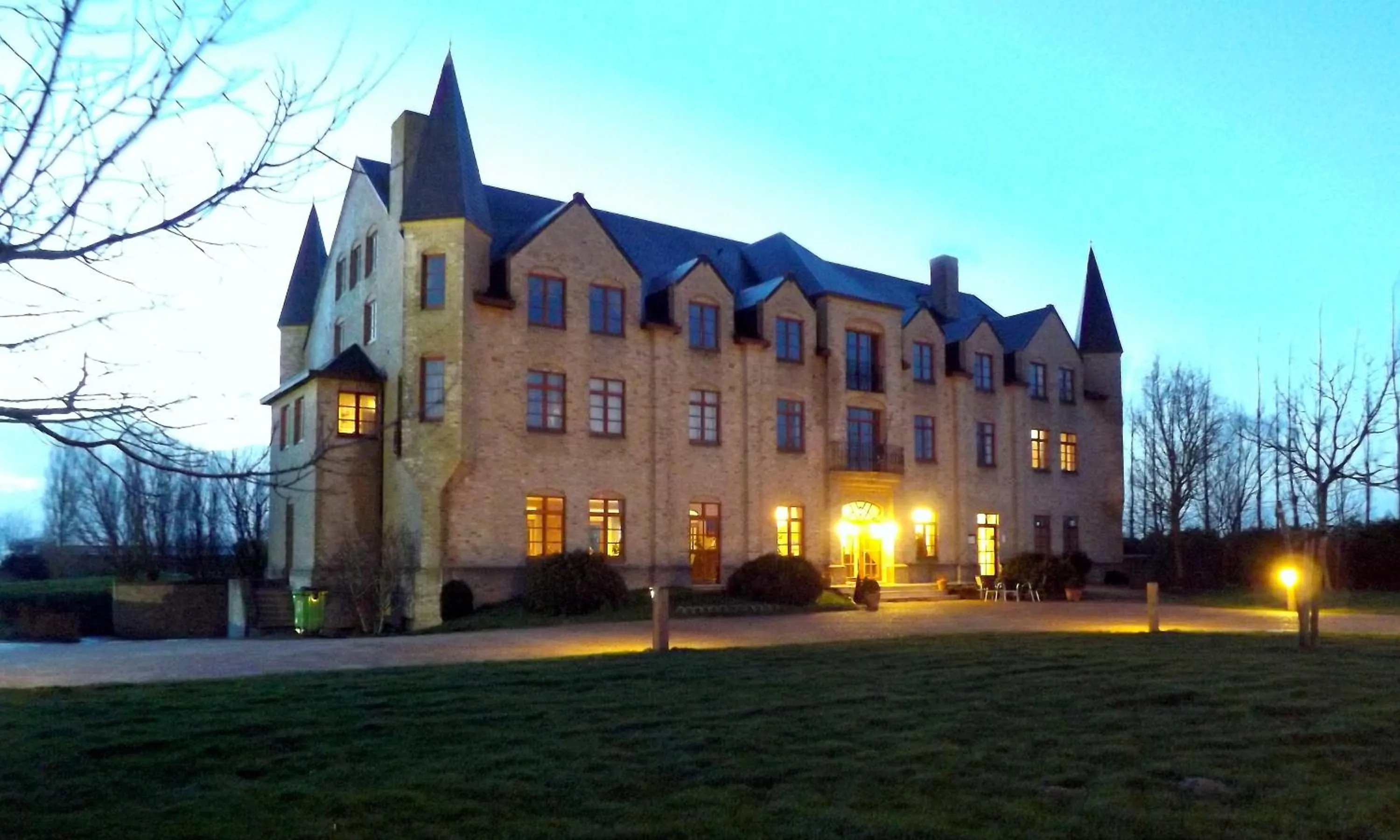Facade/entrance in Hotel Hinterland