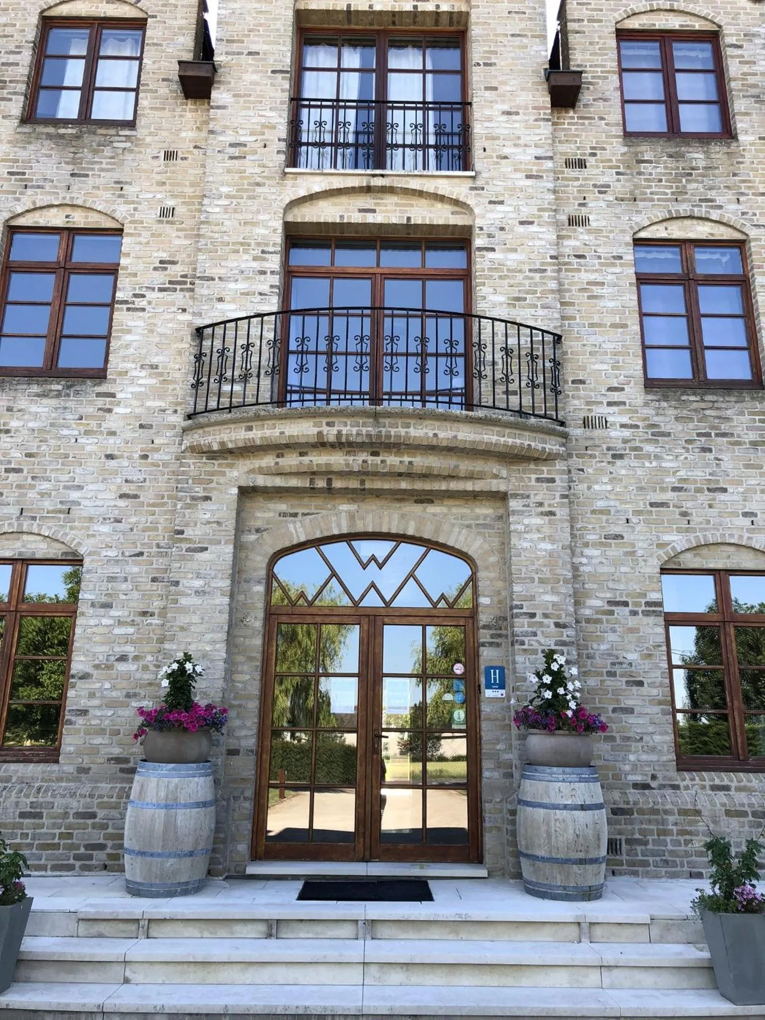 Facade/entrance in Hotel Hinterland