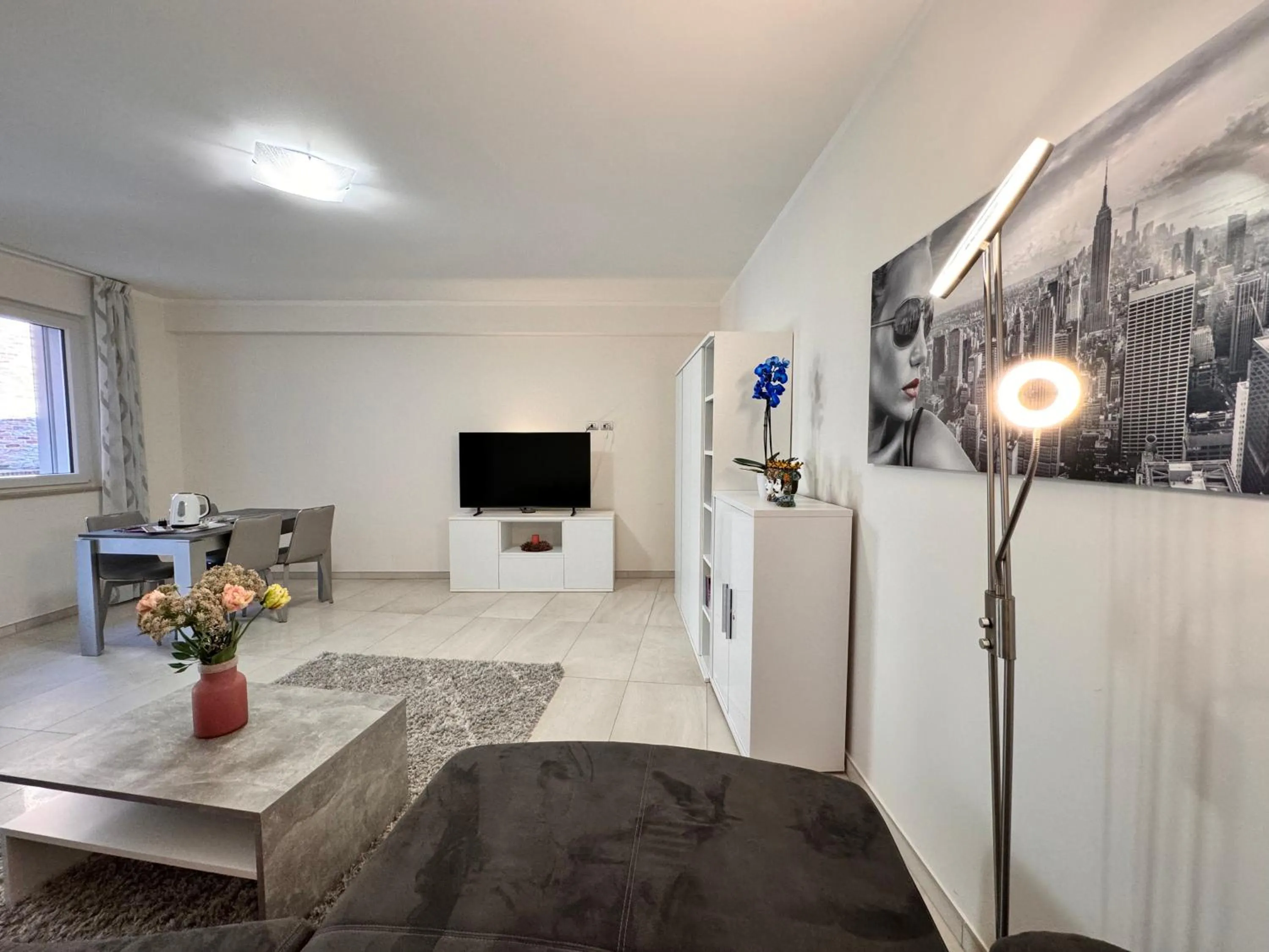 Dining area in Yachting Residence