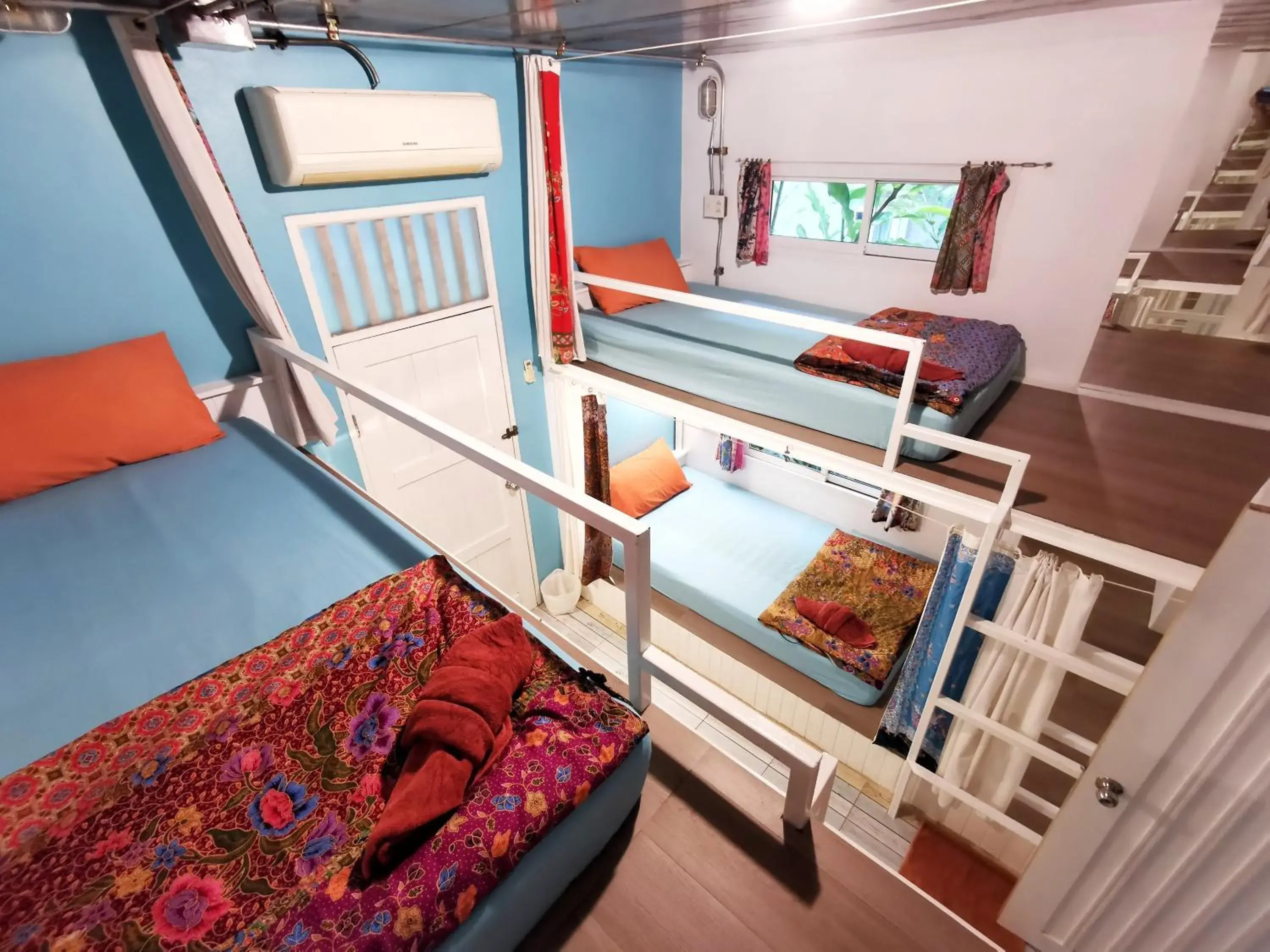 Economy Quadruple Room with Shared Bathroom in Glur Hostel Economy Quadruple Room with Shared Bathroom in Glur Hostel