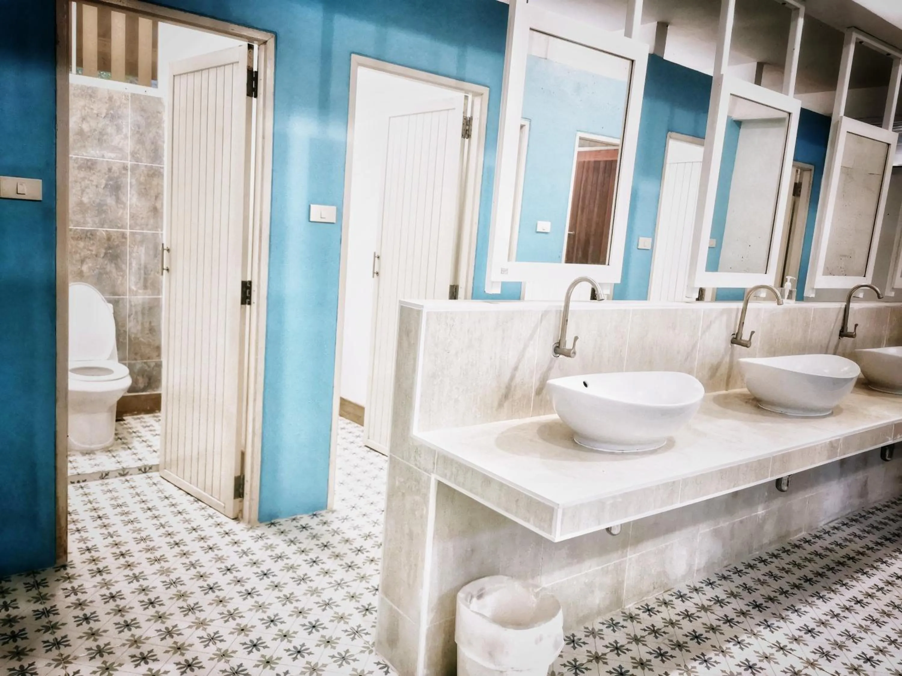 Shower in Glur Hostel