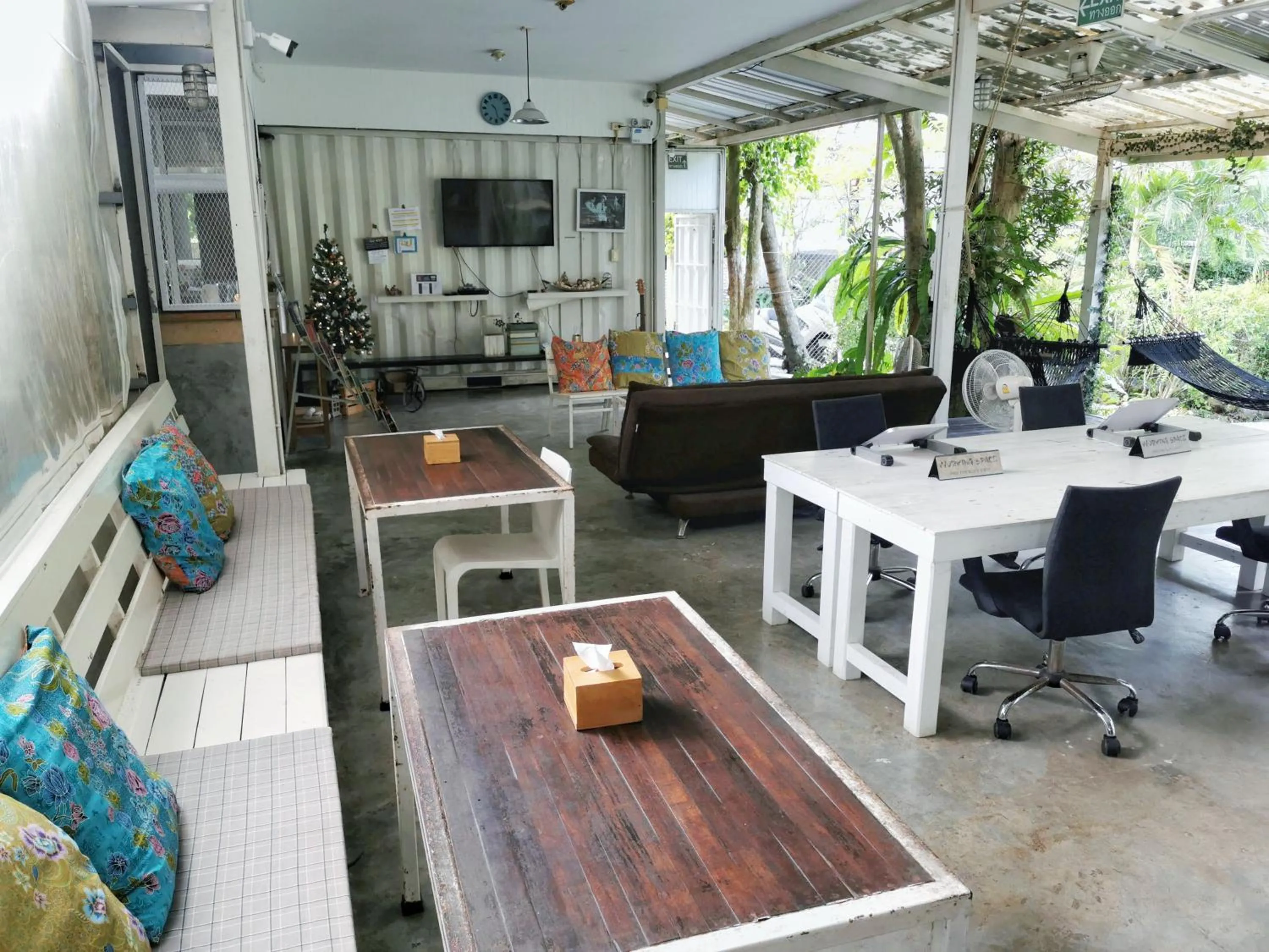 Living room in Glur Hostel