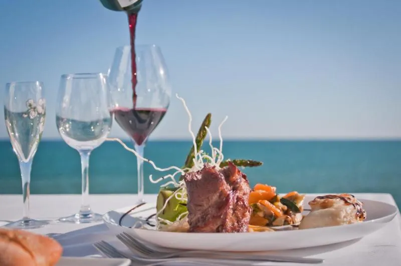 Restaurant/places to eat in Hotel Boutique Milla de Plata