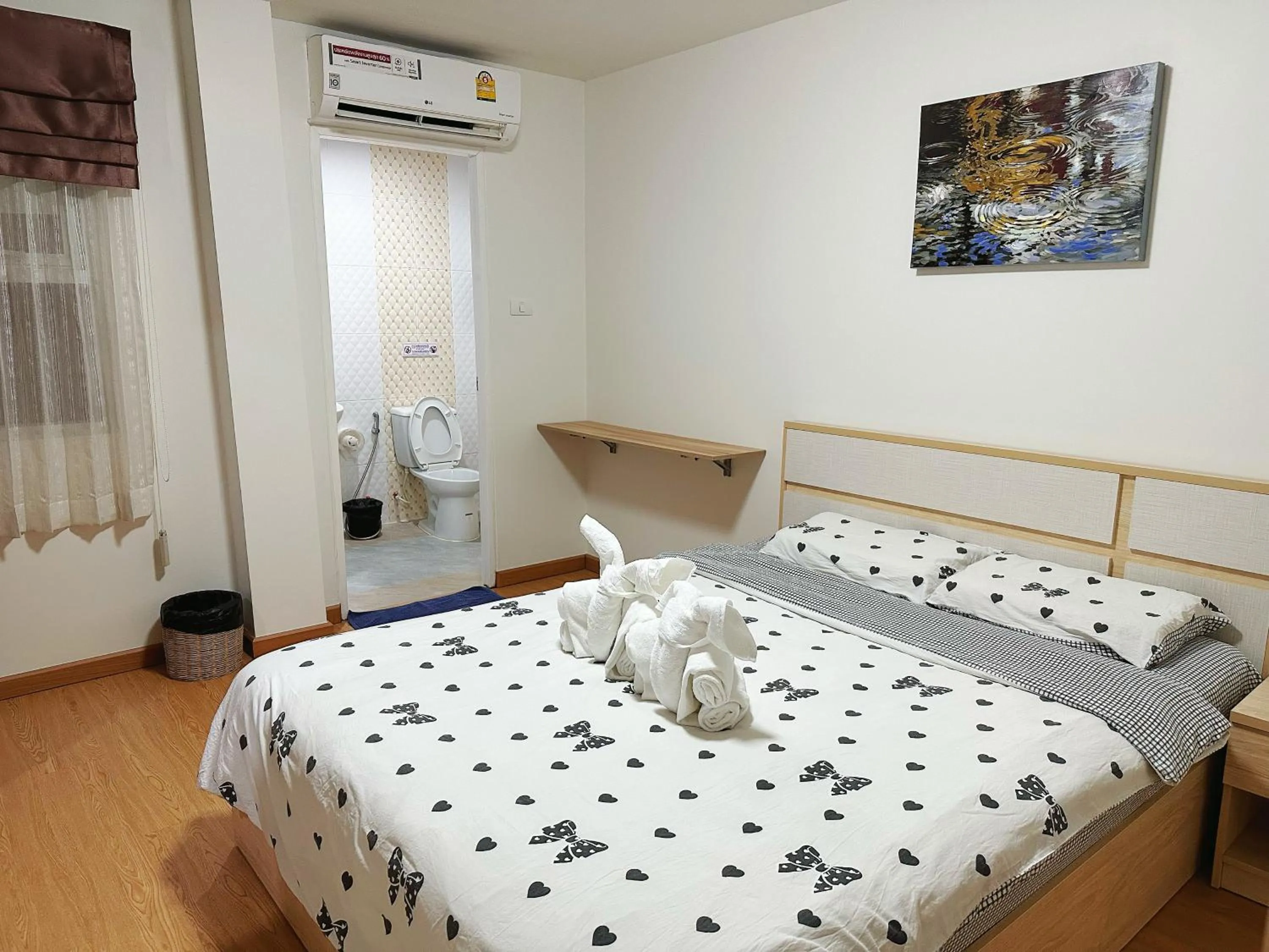 Photo of the whole room, Bed in TD Bangkok