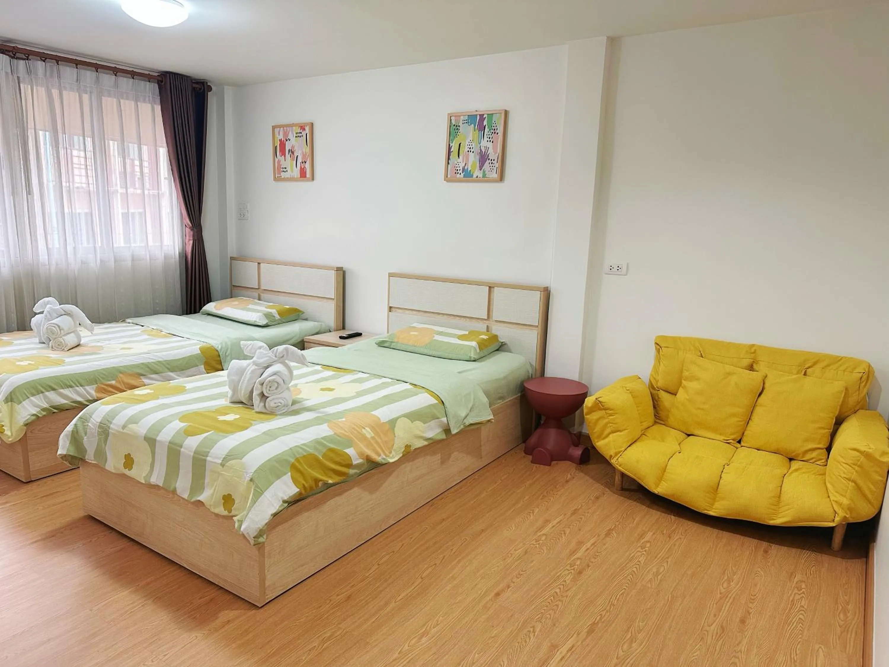 Photo of the whole room, Bed in TD Bangkok