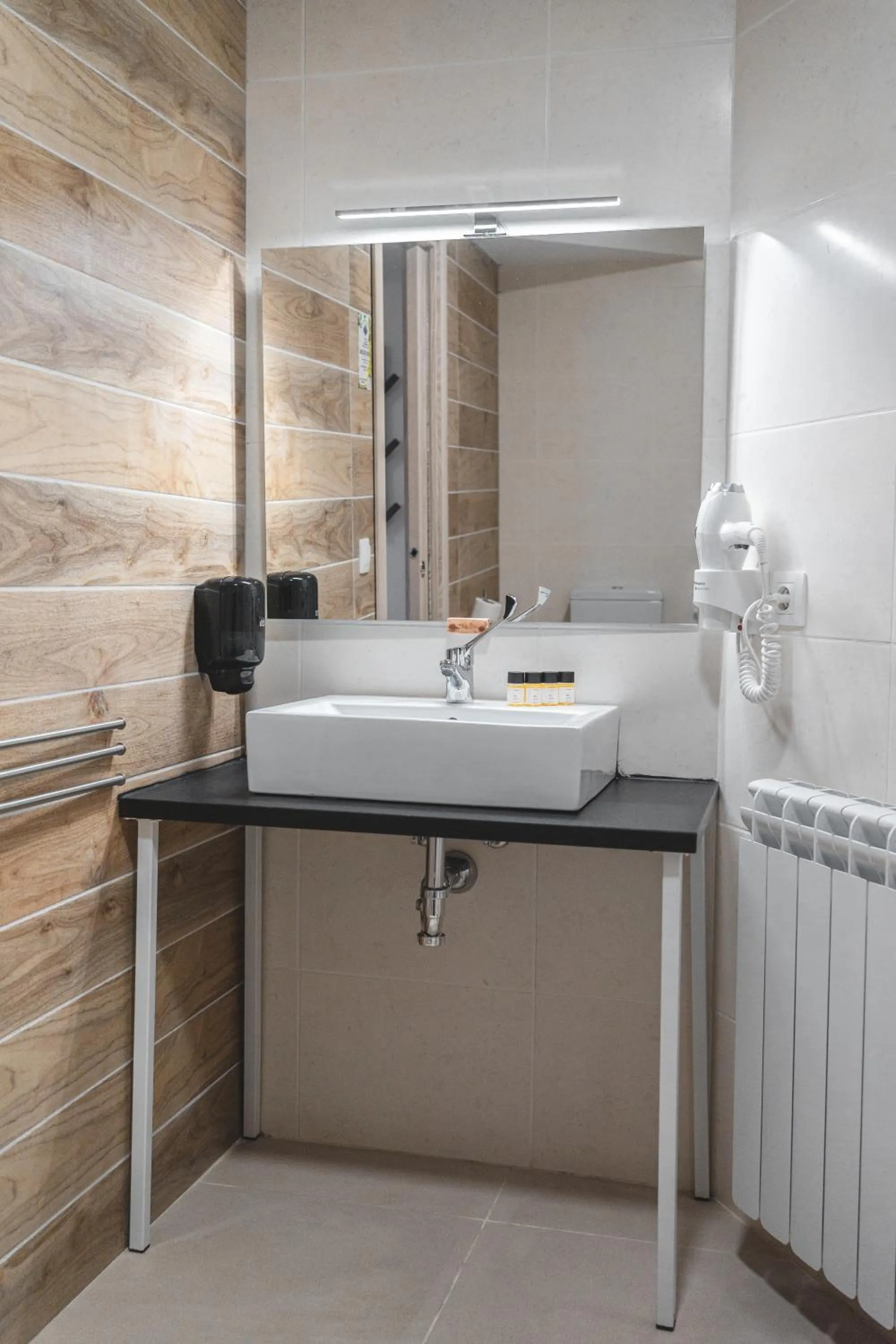 Toilet in Hotel Onyarbi