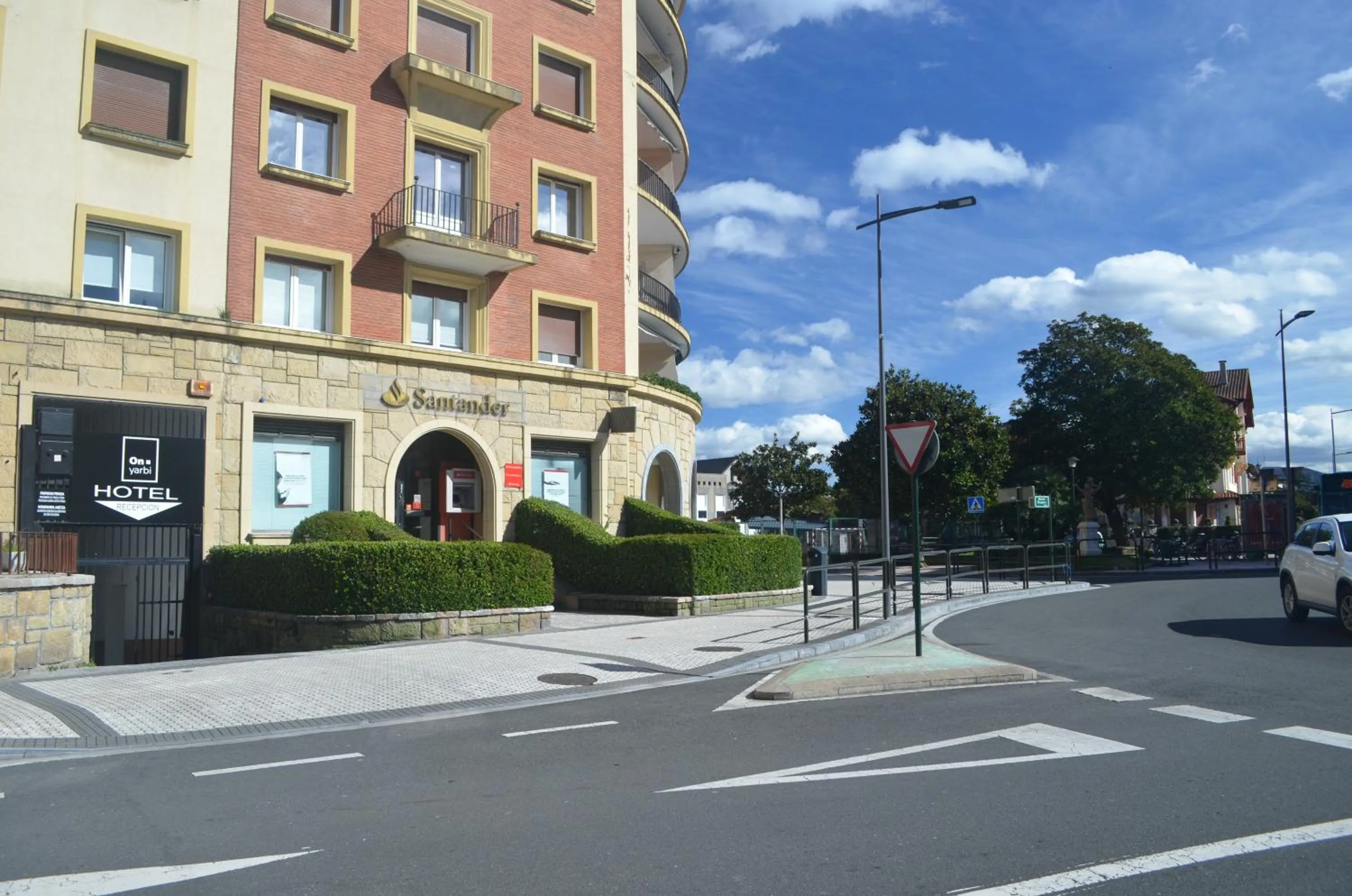 Facade/entrance in Hotel Onyarbi