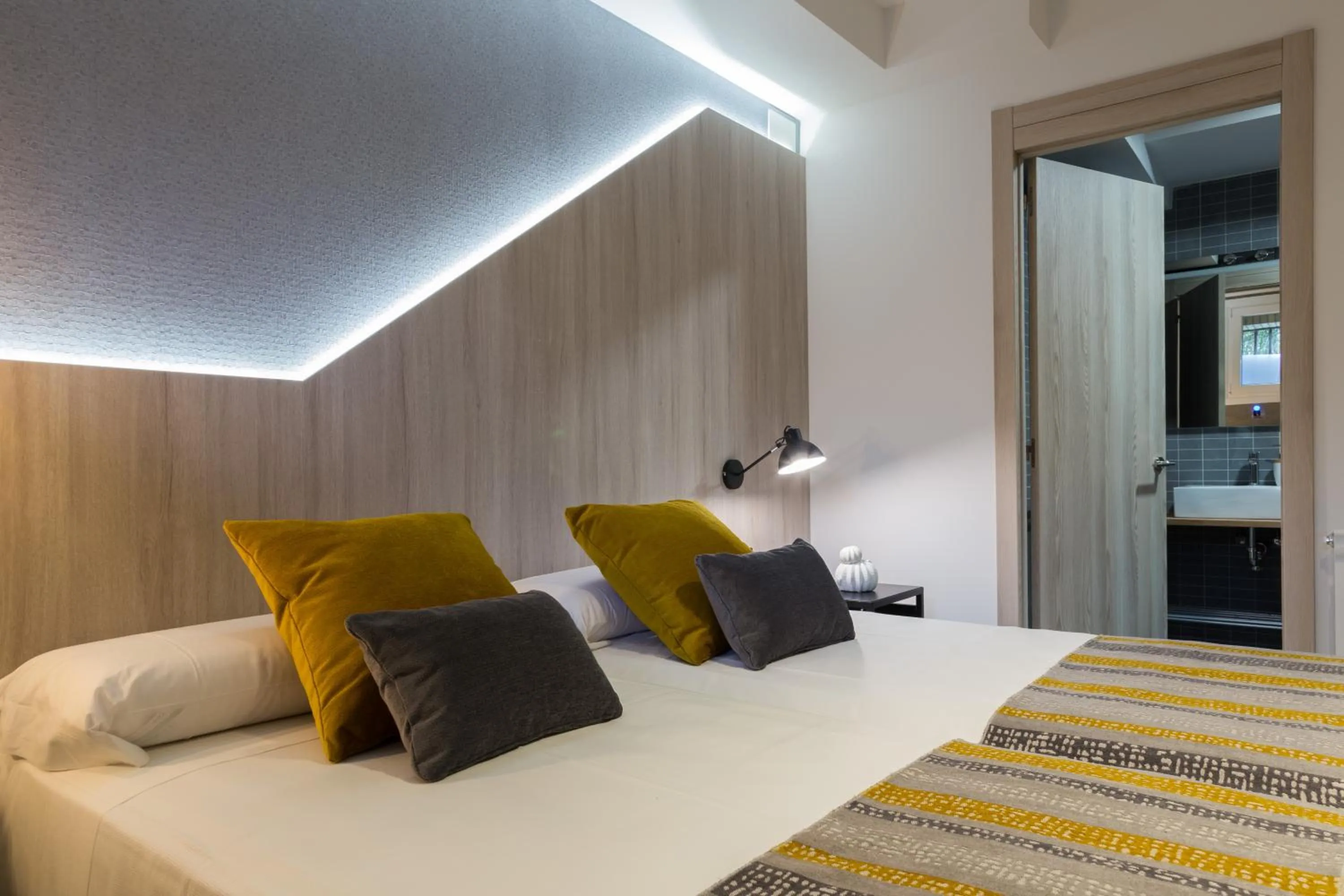 Bed in Hotel Onyarbi