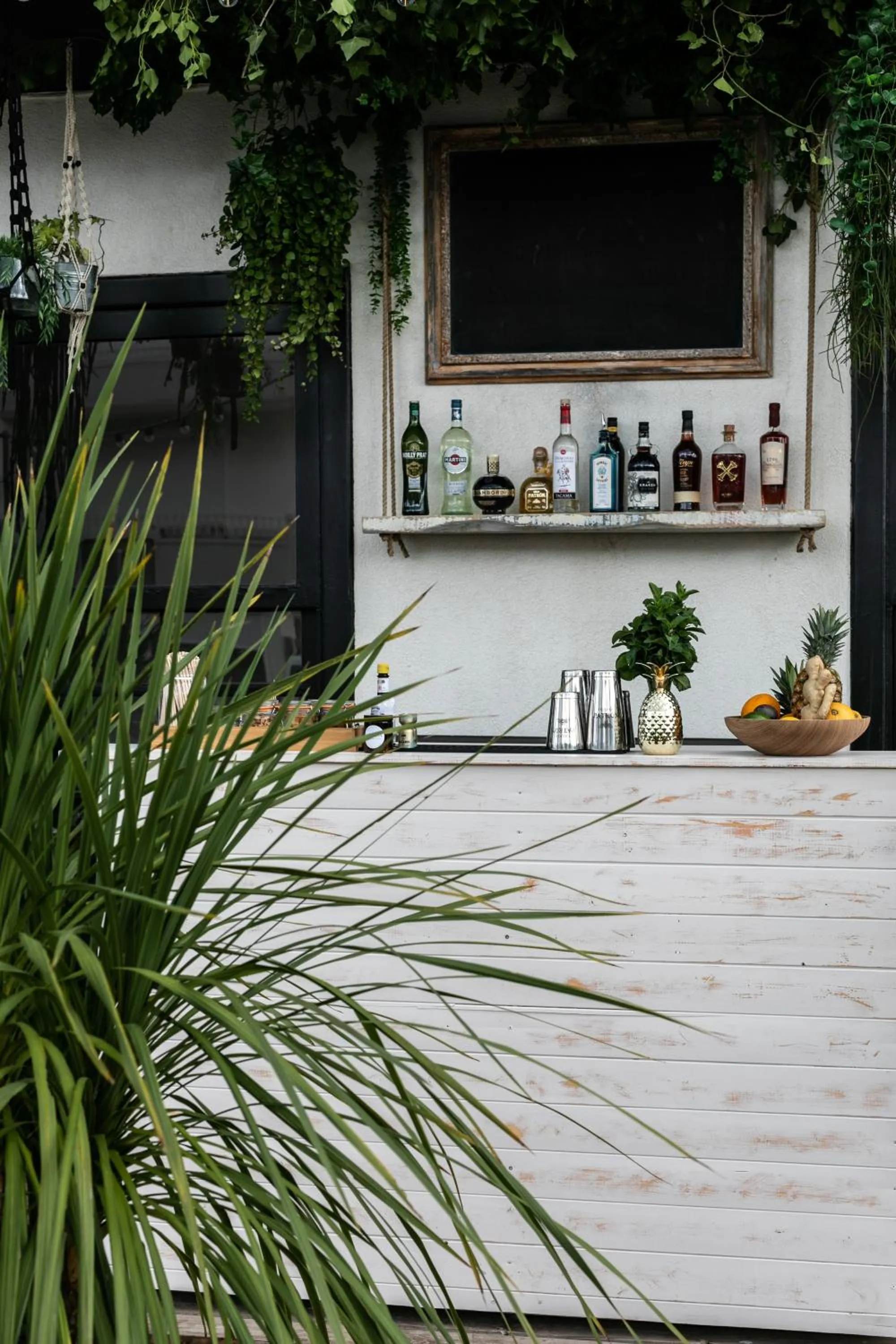 Lounge or bar in Hôtel du Midi Plage