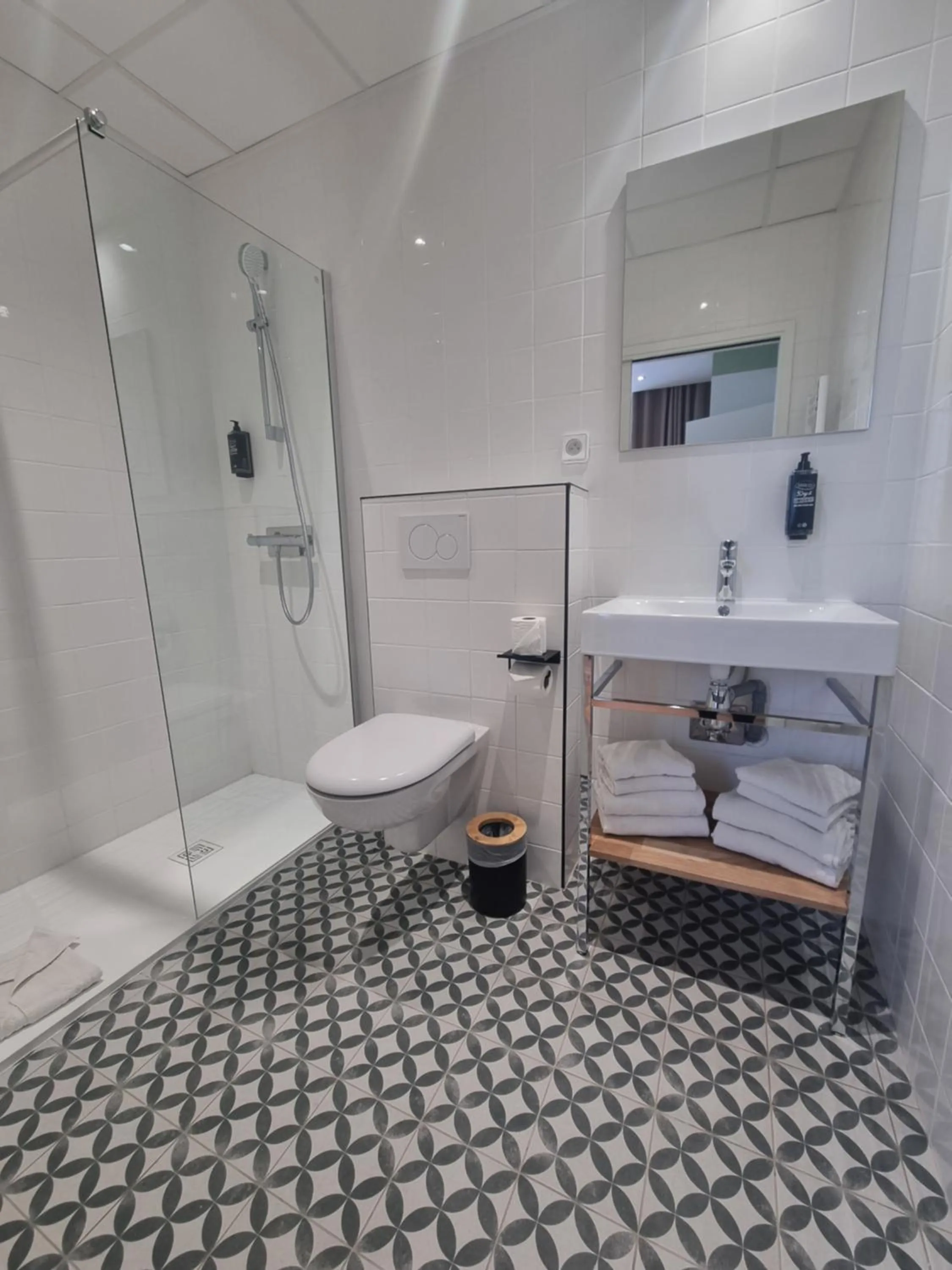 Bathroom in Hôtel du Midi Plage