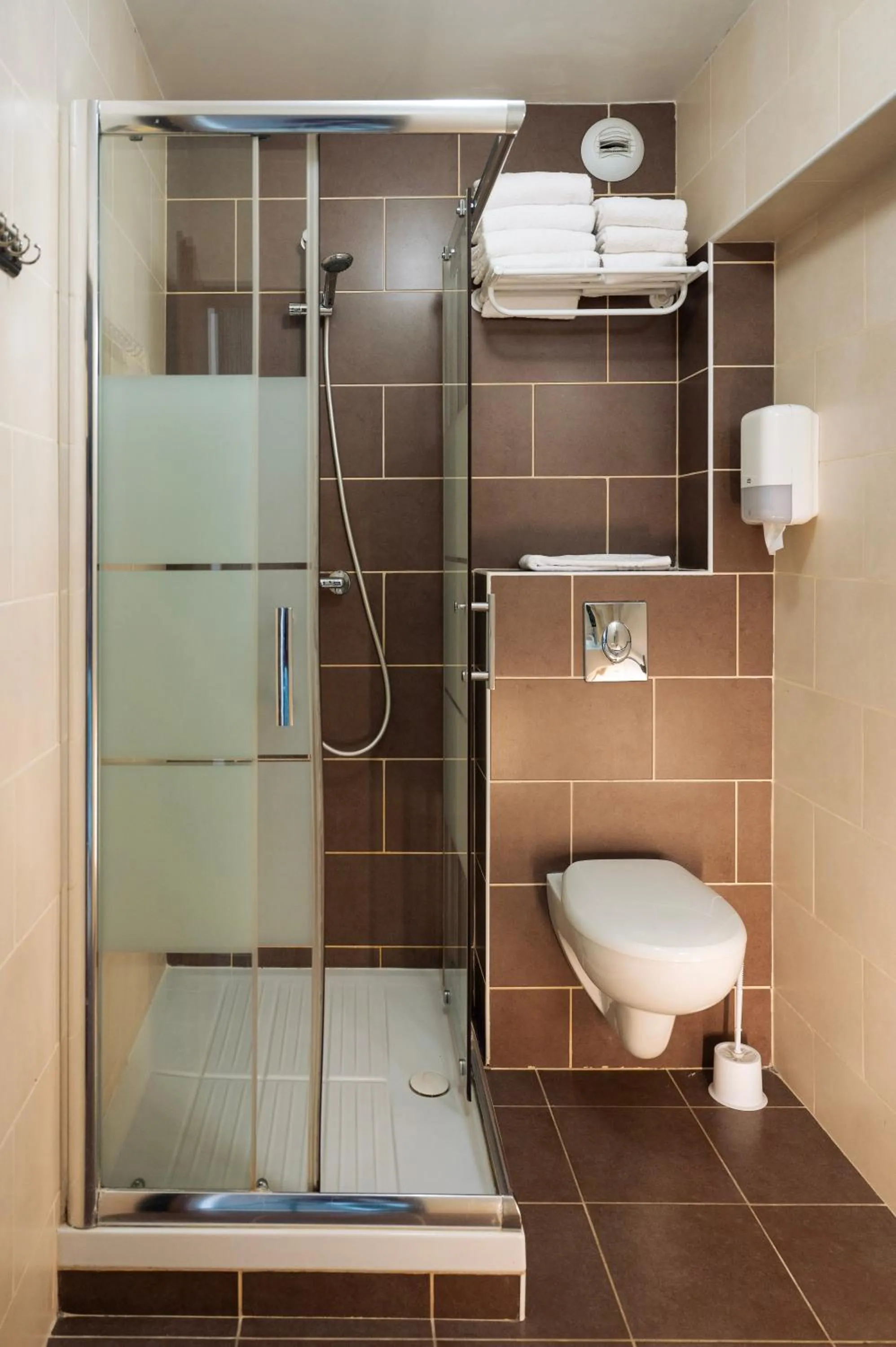 Bathroom in Hôtel du Midi Plage