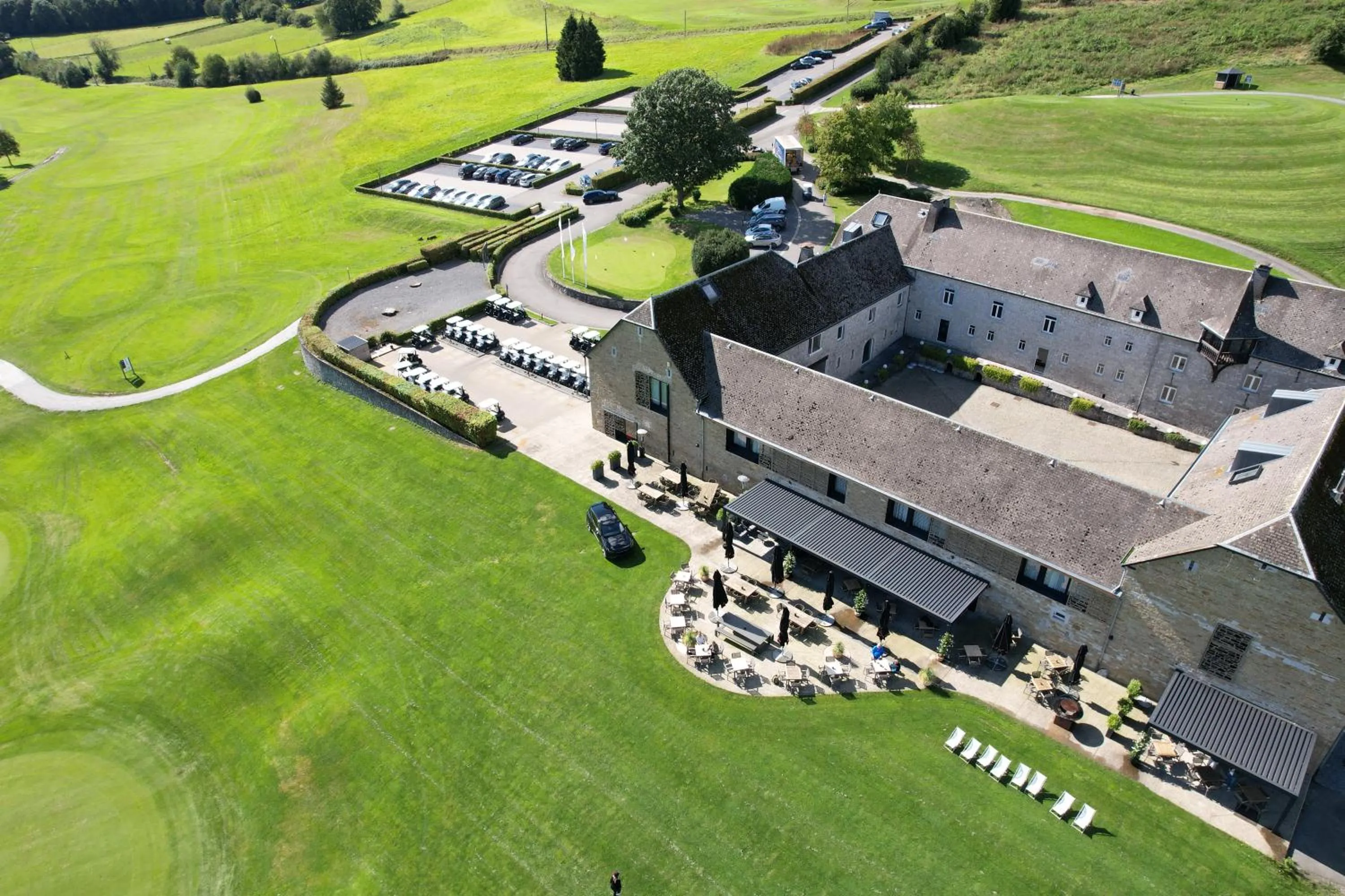 Property building in Hôtel Five Nations