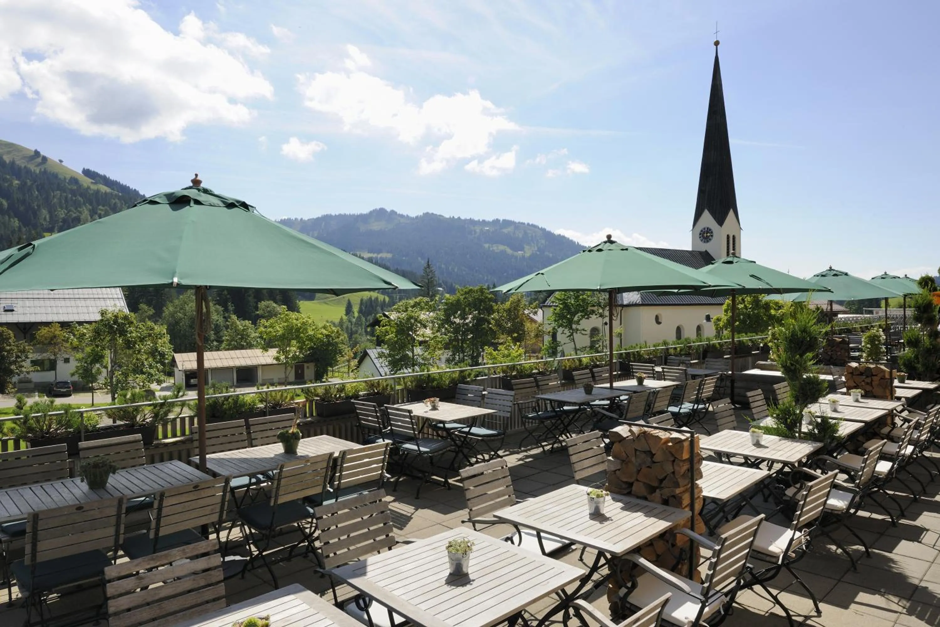 Restaurant/places to eat in HUBERTUS Mountain Refugio Allgäu