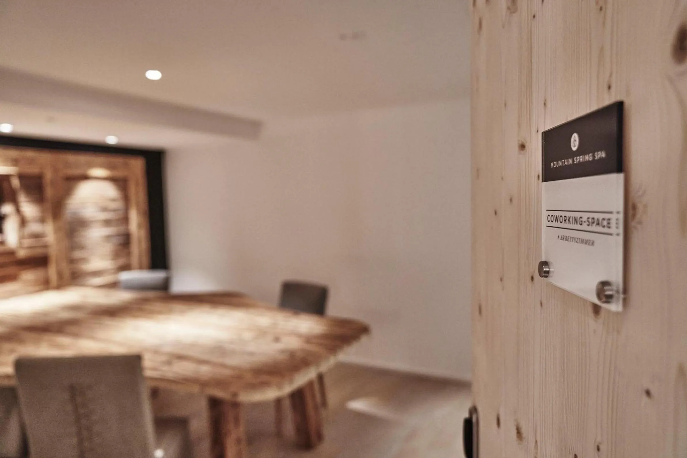 Decorative detail in HUBERTUS Mountain Refugio Allgäu