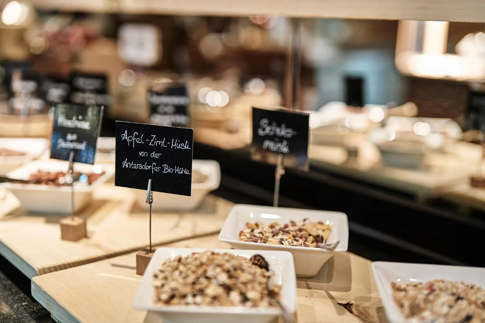 Breakfast in HUBERTUS Mountain Refugio Allgäu