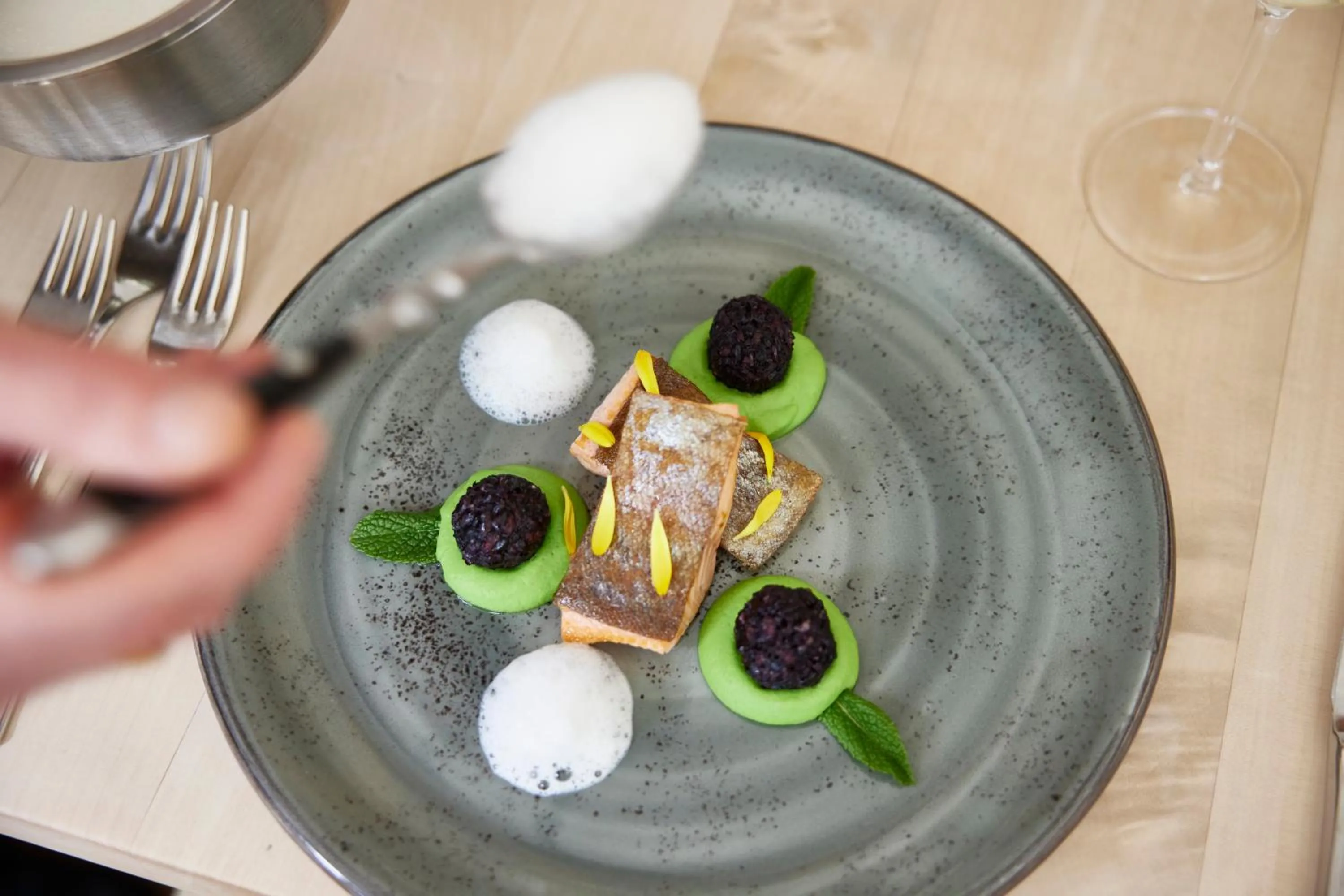 Restaurant/places to eat in HUBERTUS Mountain Refugio Allgäu