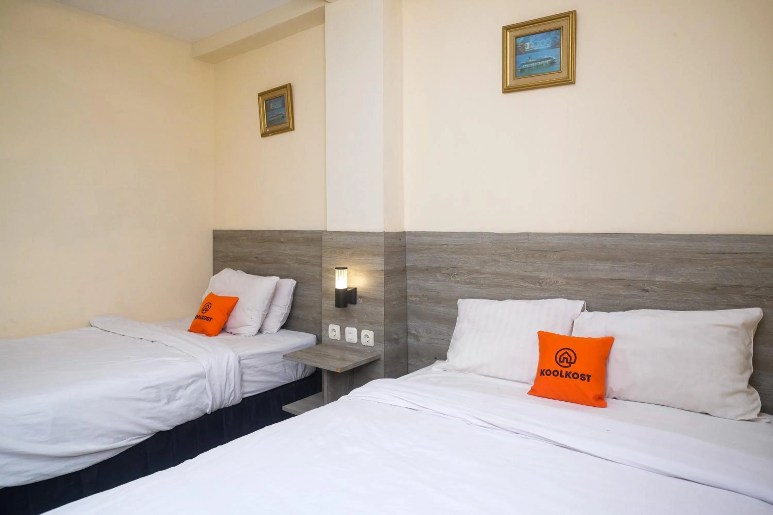 Bedroom in Koolkost near Stadion Maguwoharjo