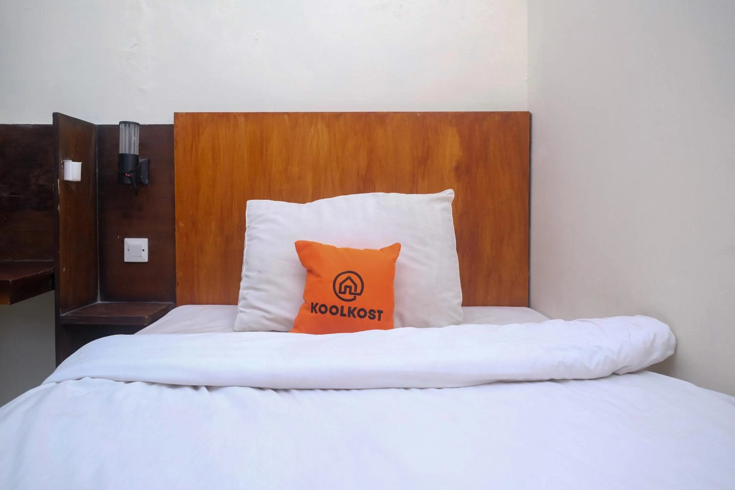 Bedroom in Koolkost near Stadion Maguwoharjo